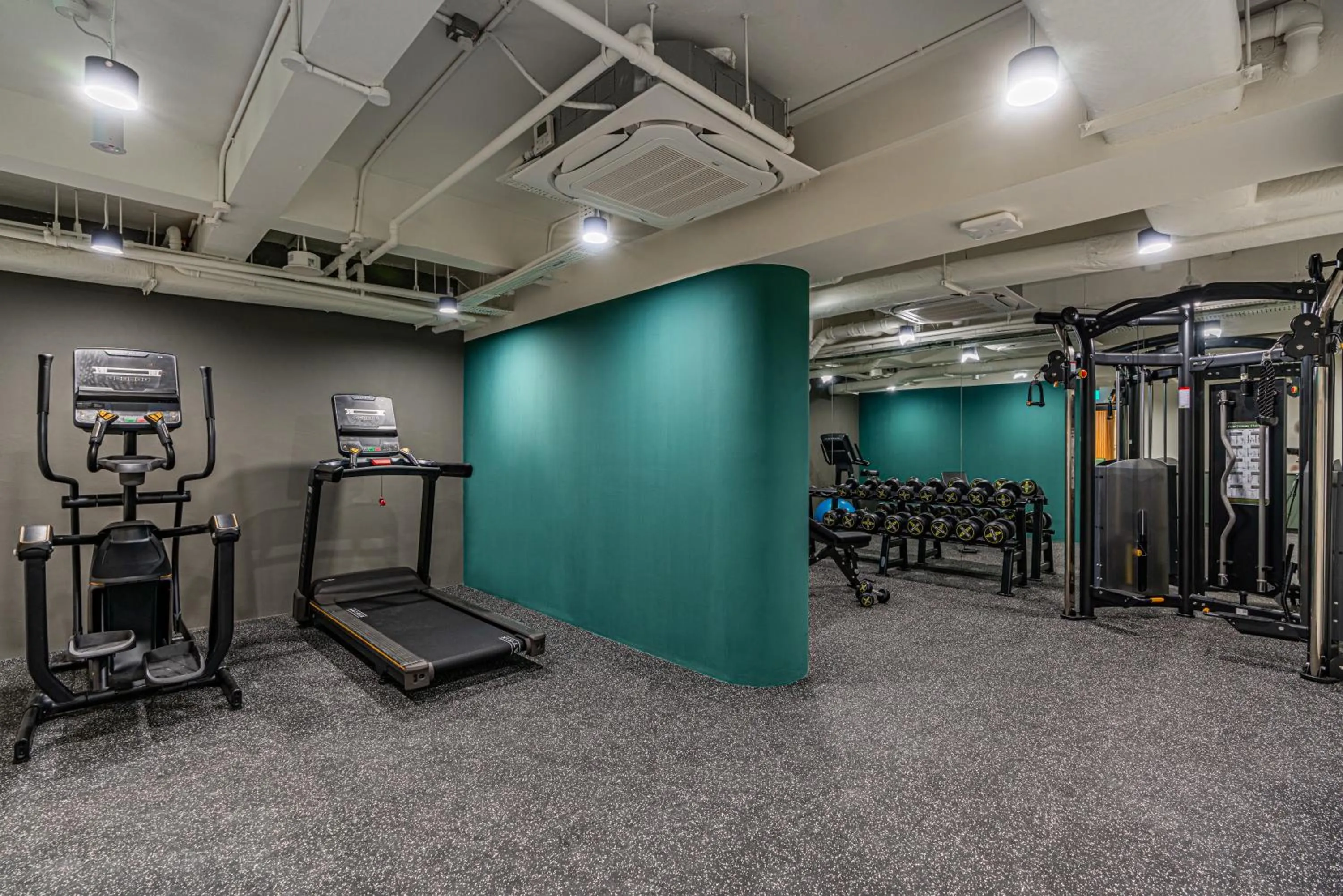 Fitness centre/facilities in Weave Suites - Midtown