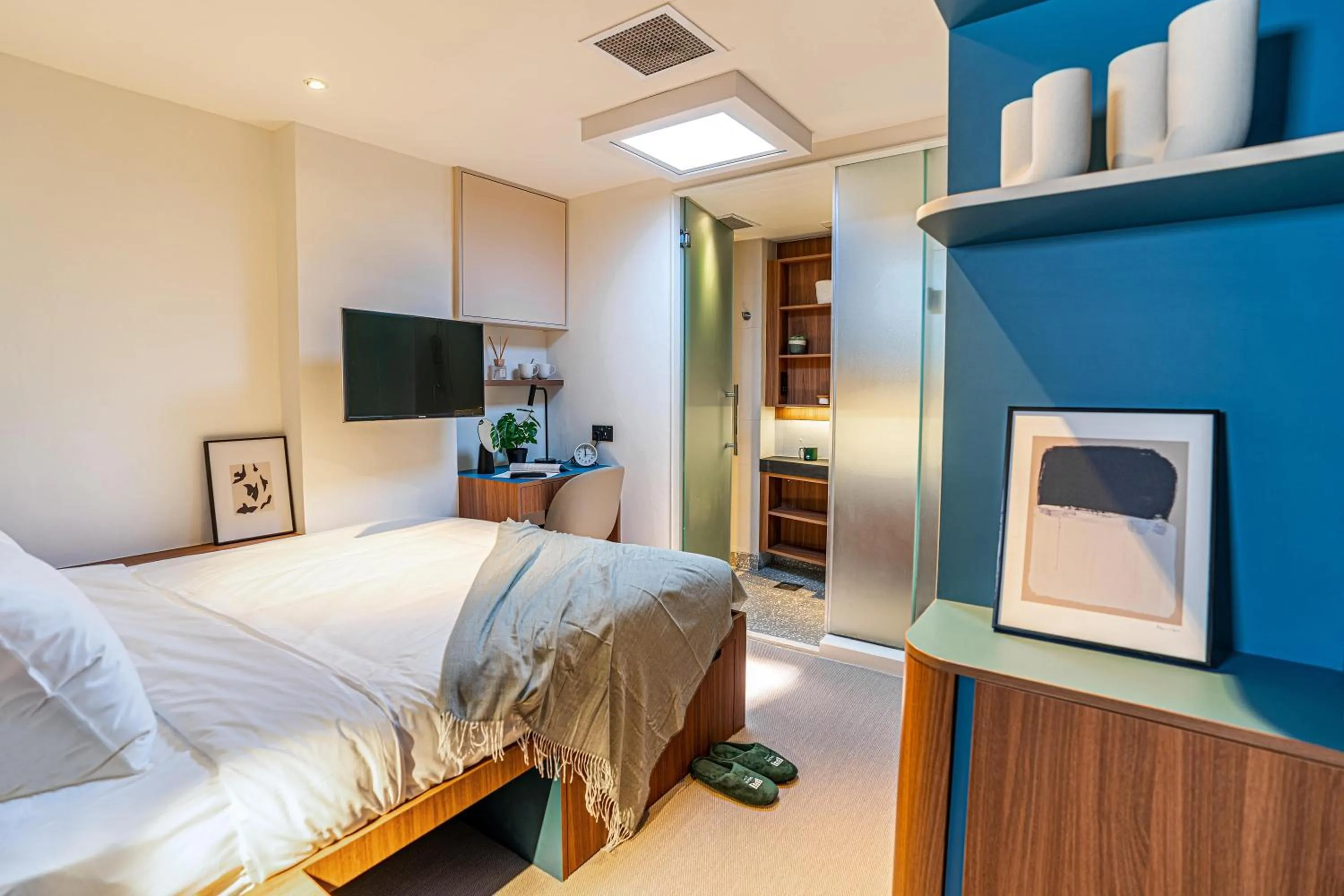 Bedroom, Bed in Weave Suites - Midtown