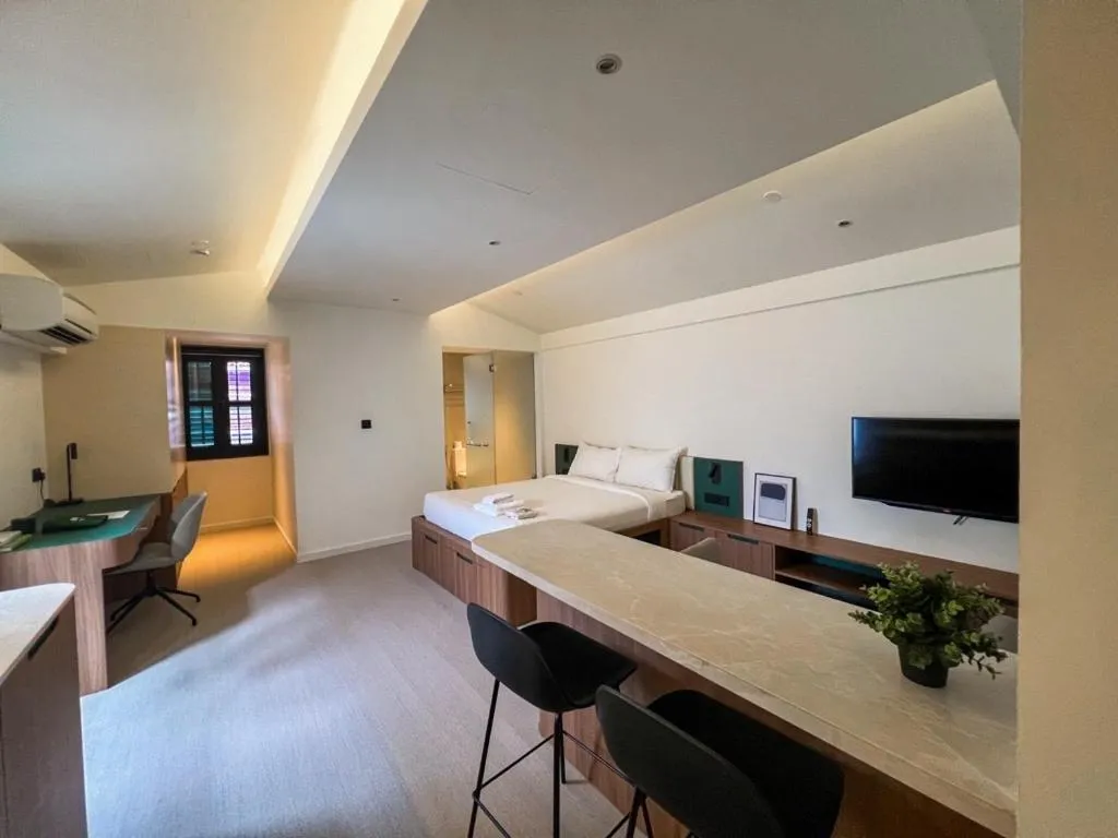 Bed in Weave Suites - Midtown