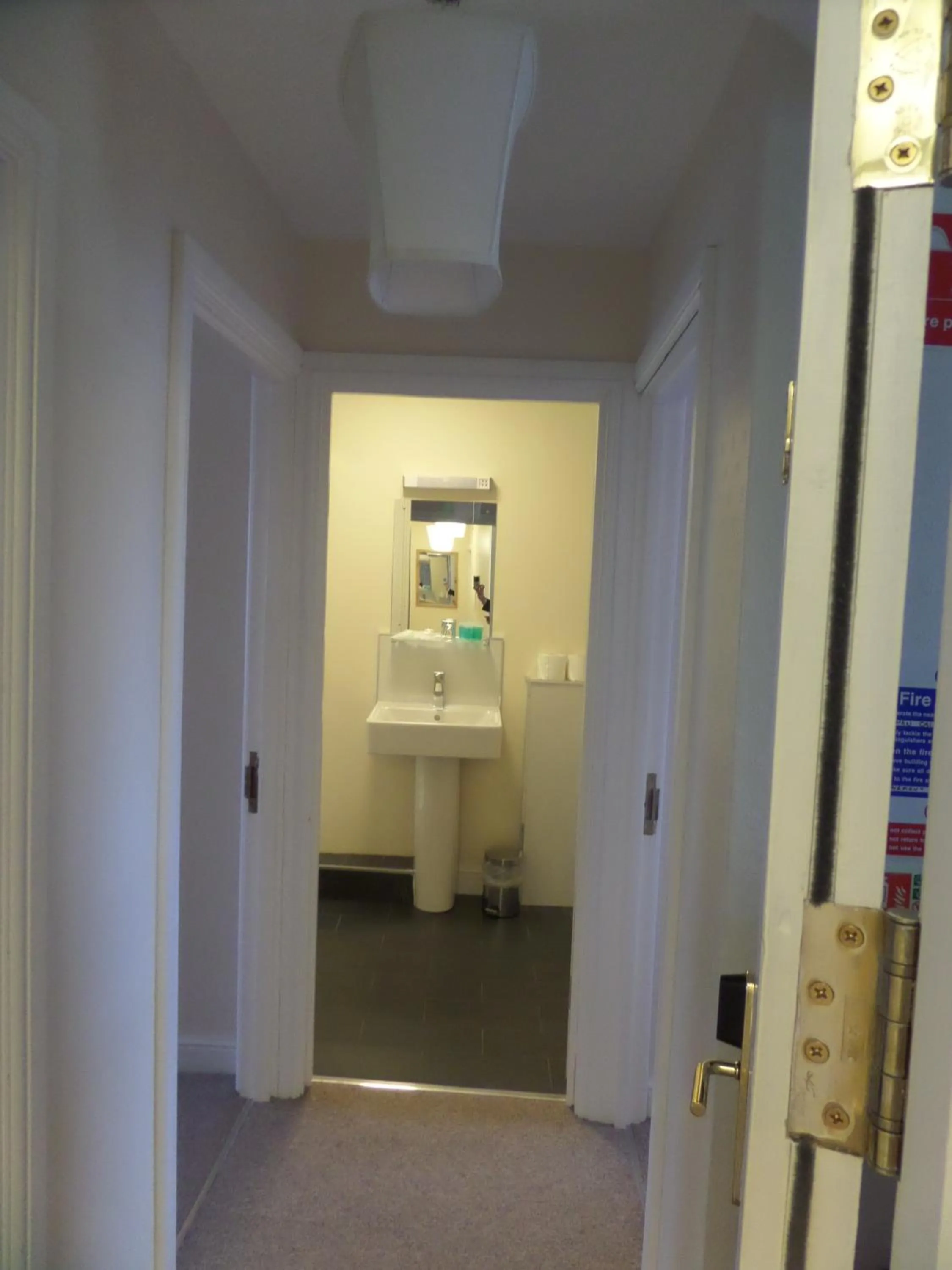 Bathroom in Harry's Hotel & Restaurant