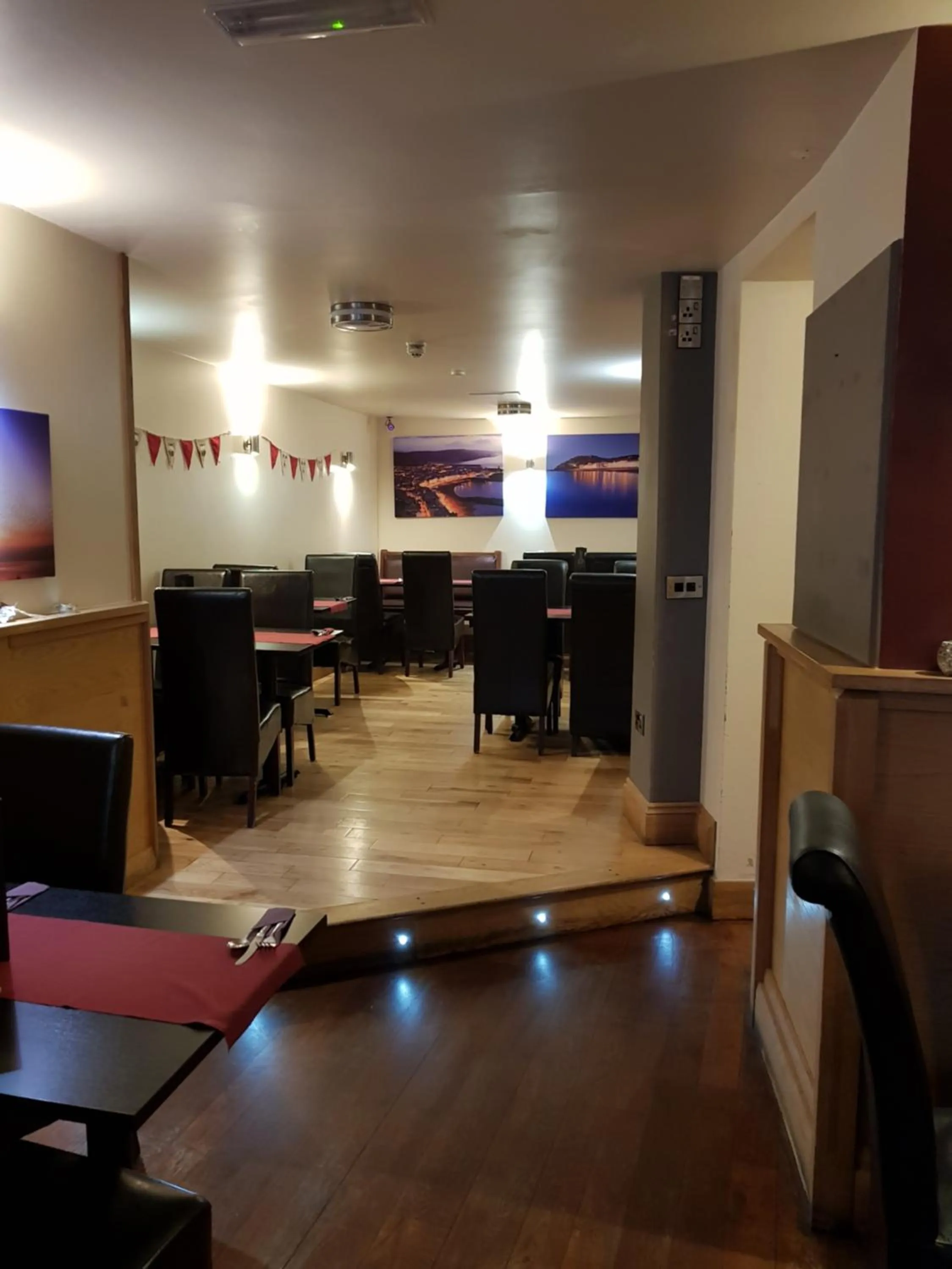 Restaurant/places to eat in Harry's Hotel & Restaurant