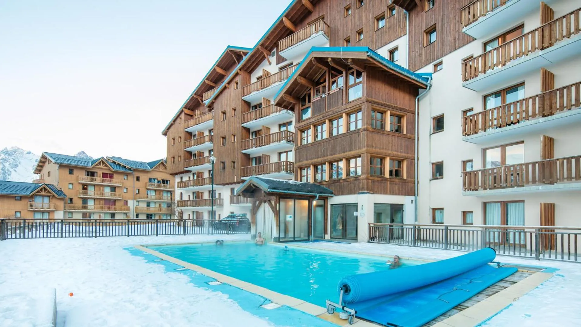 Swimming pool in Résidence Vacancéole - La Turra