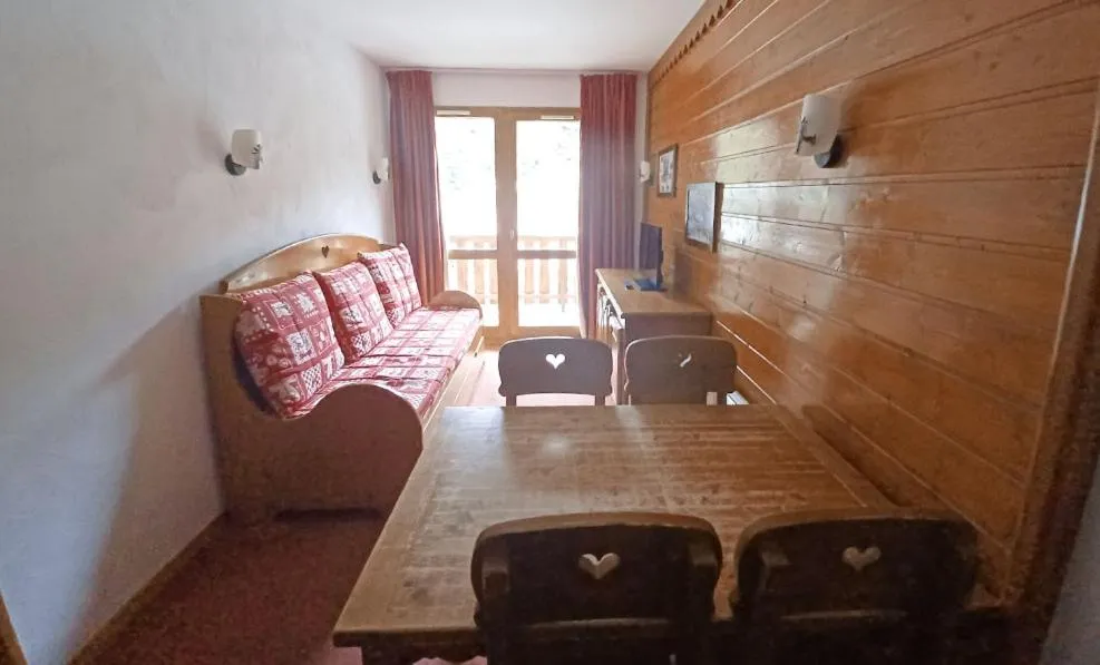 Living room, Bed in Résidence Vacancéole - La Turra