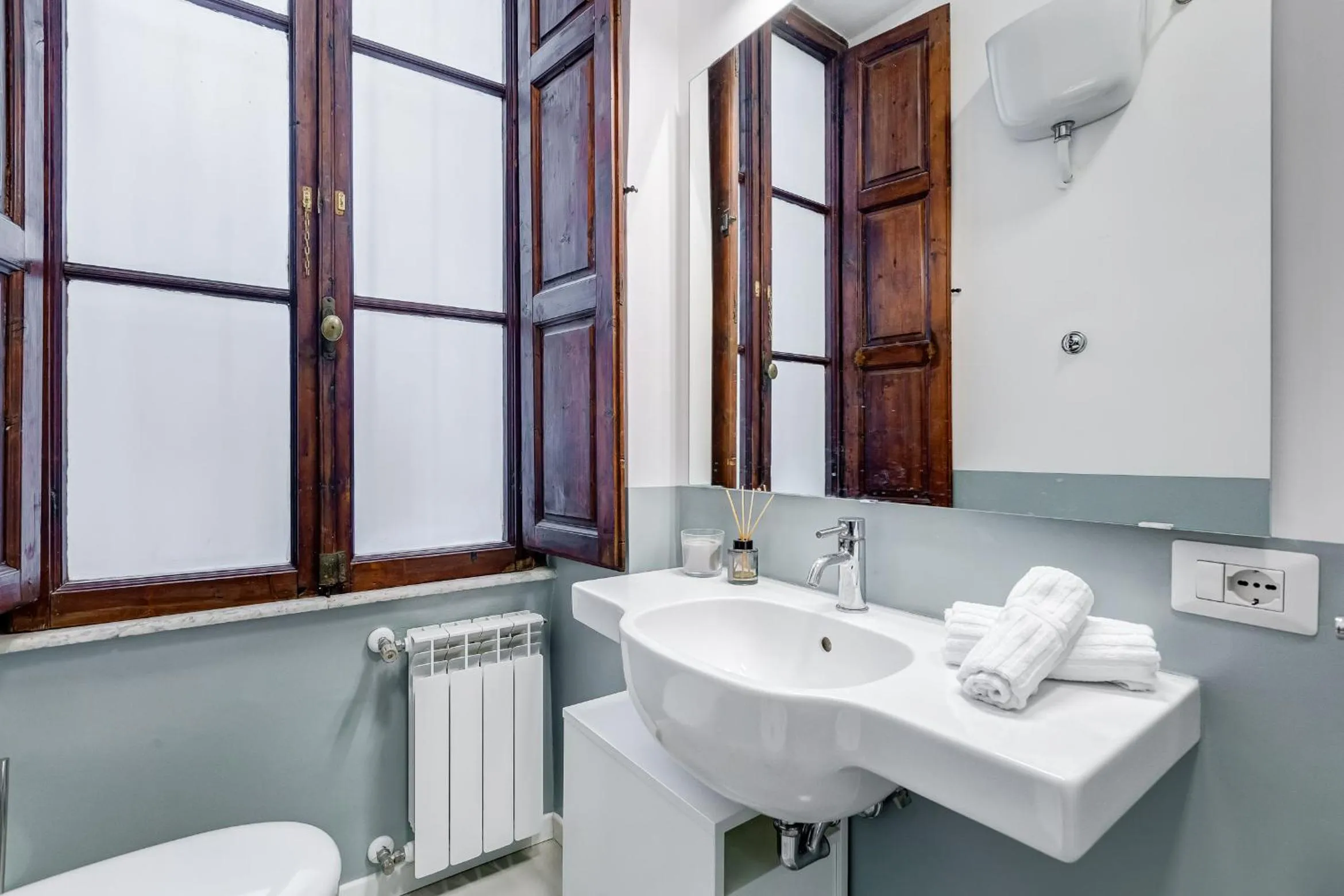 Bathroom in Colosseo Exclusive House by Premium Suites Collection