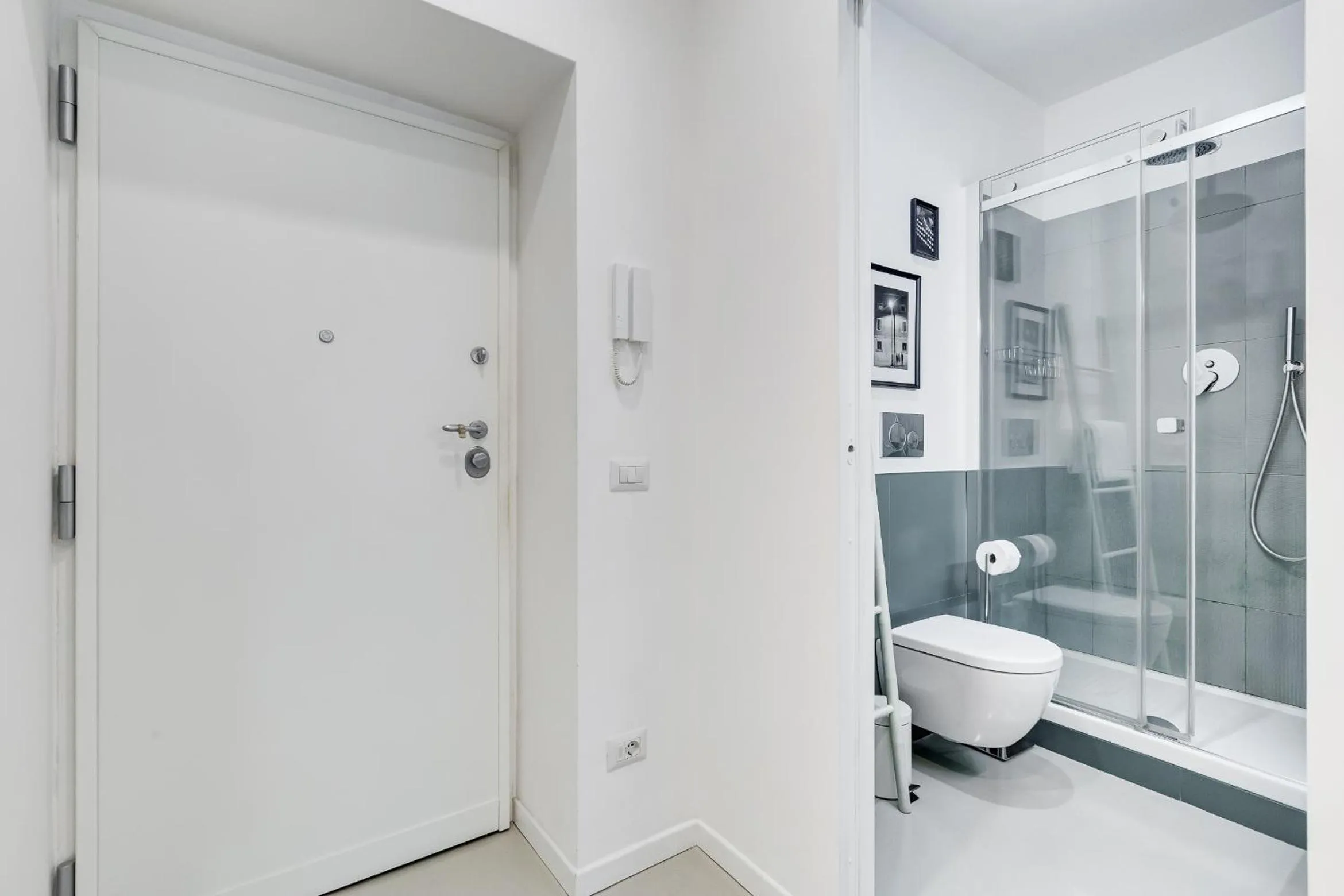 Shower in Colosseo Exclusive House by Premium Suites Collection