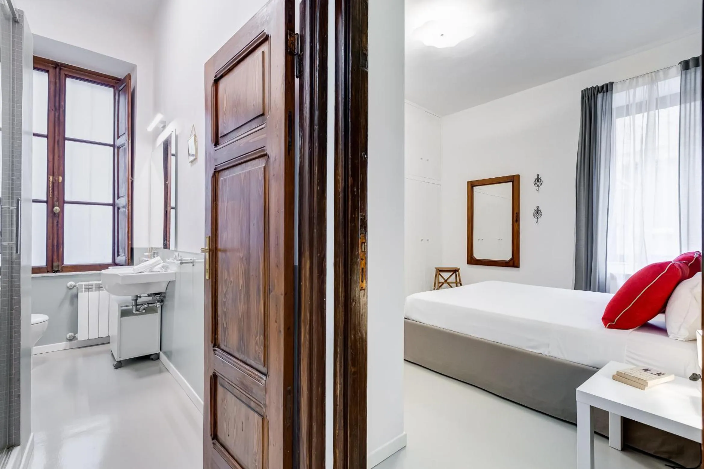Bathroom, Bed in Colosseo Exclusive House by Premium Suites Collection