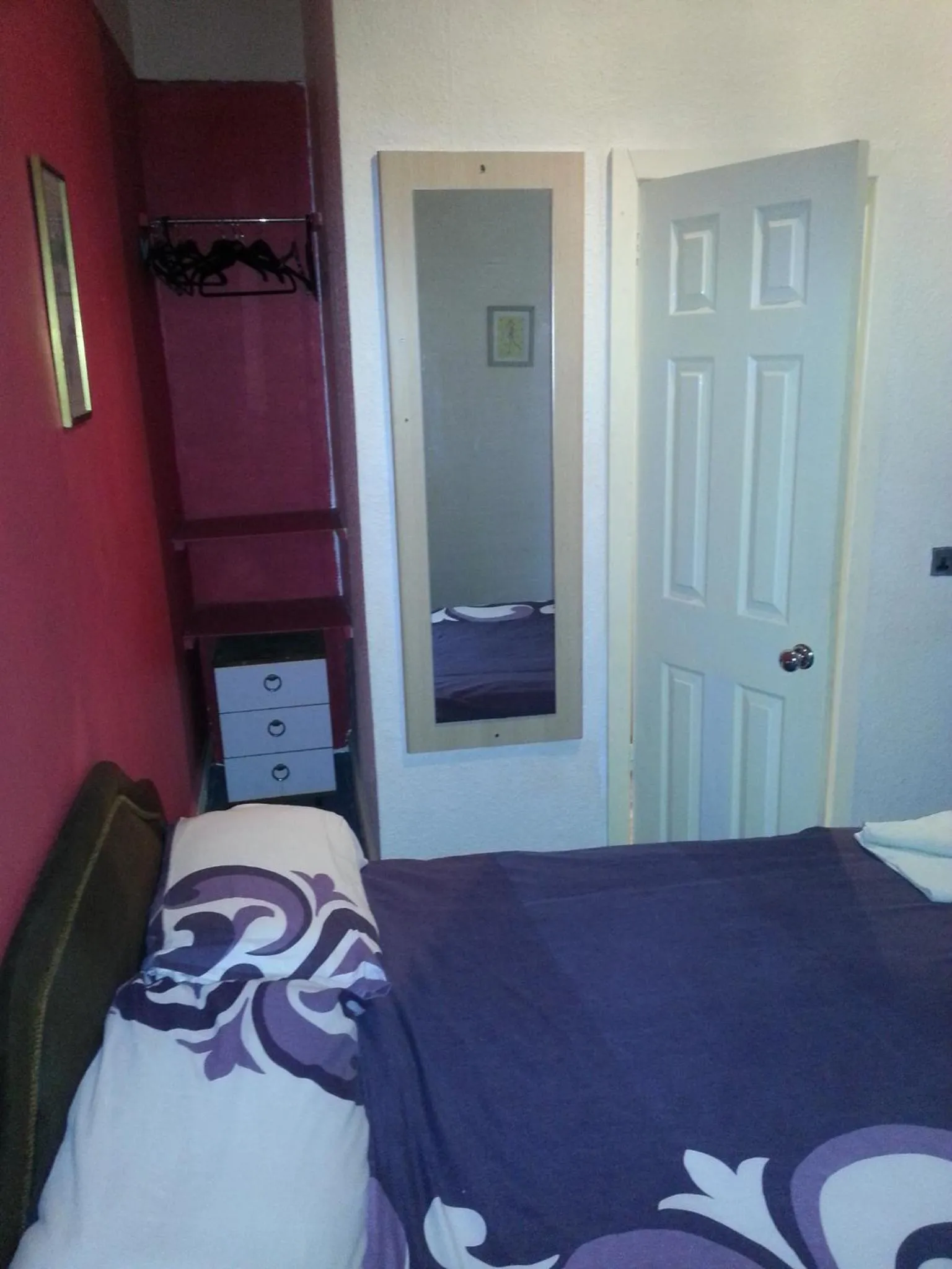 Photo of the whole room, Bed in Jesmond International Hotel