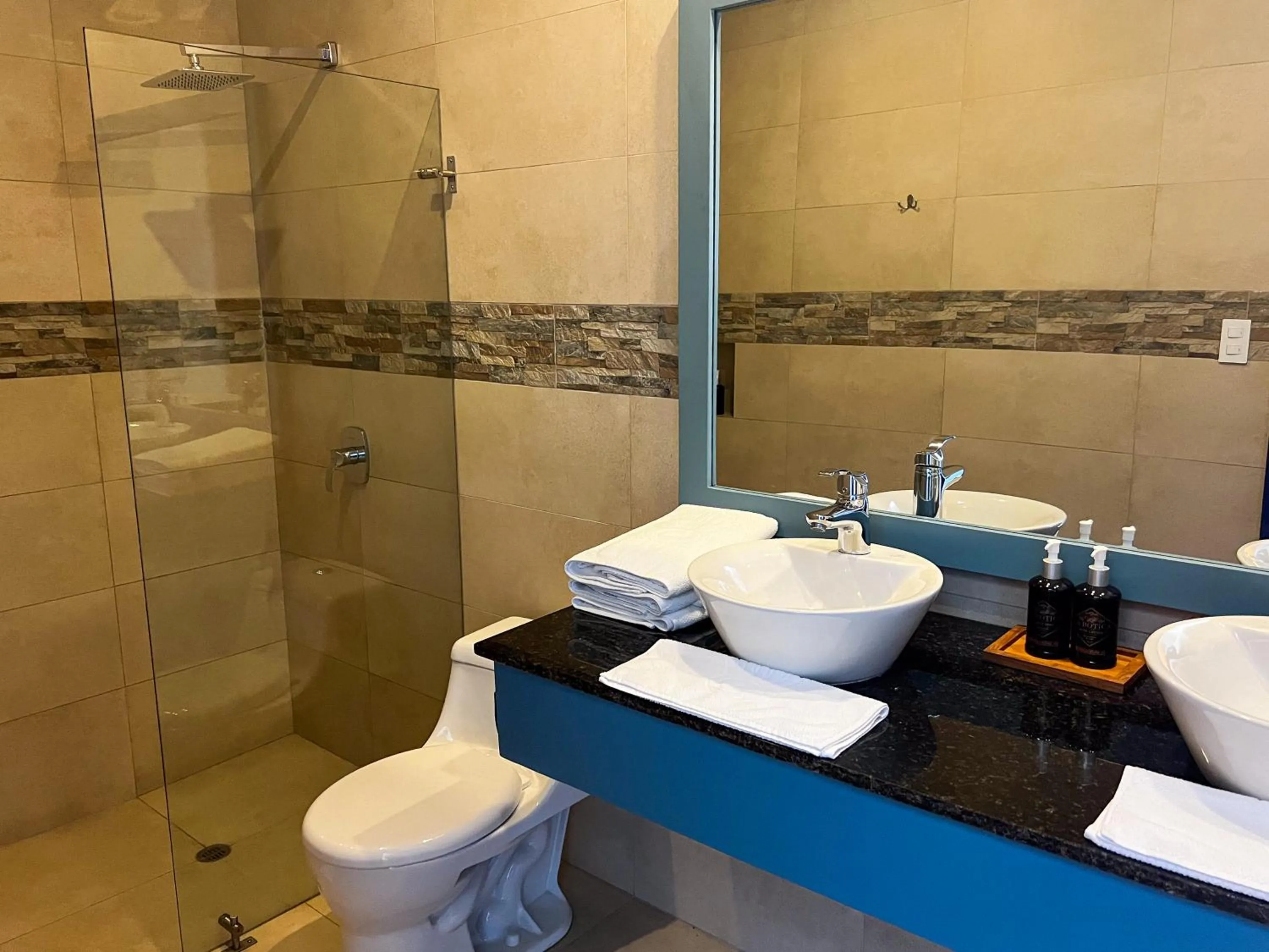 Shower in Jama Campay - Homes Resort & Spa