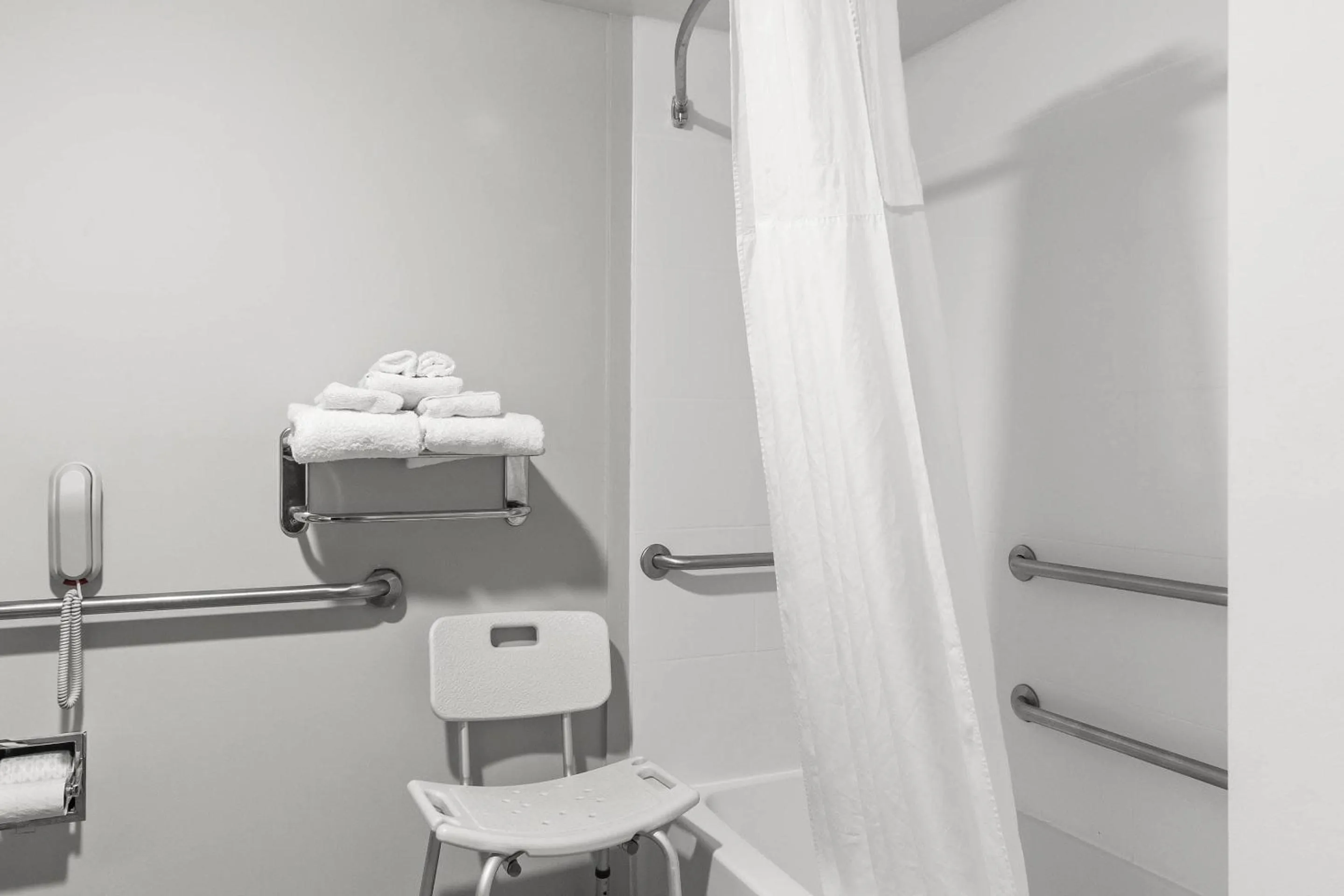 Bedroom in Quality Inn & Suites Nashville - Bellevue