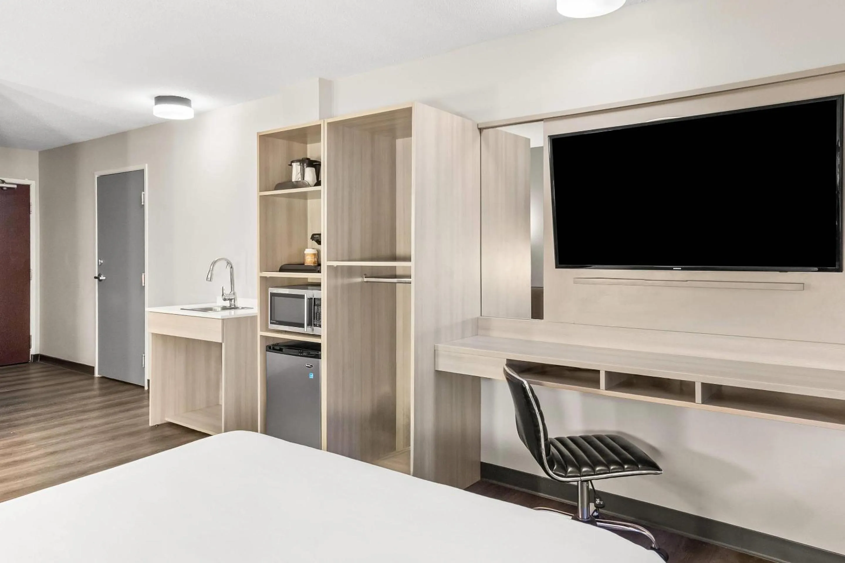 Bedroom, Bed in Quality Inn & Suites Nashville - Bellevue