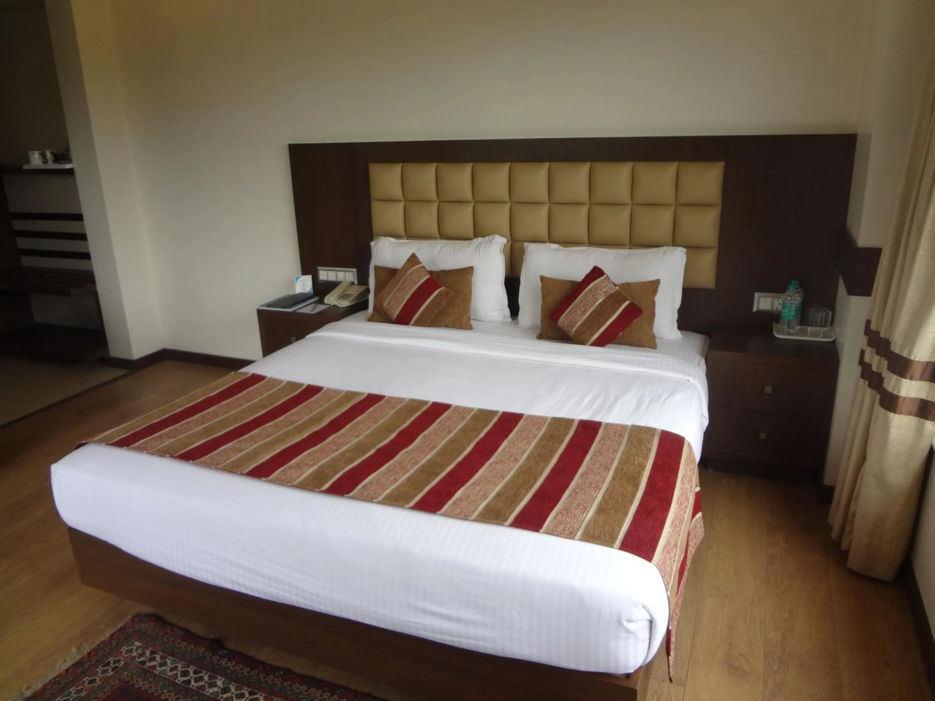 Bedroom, Bed in The Legend Inn @Nagpur