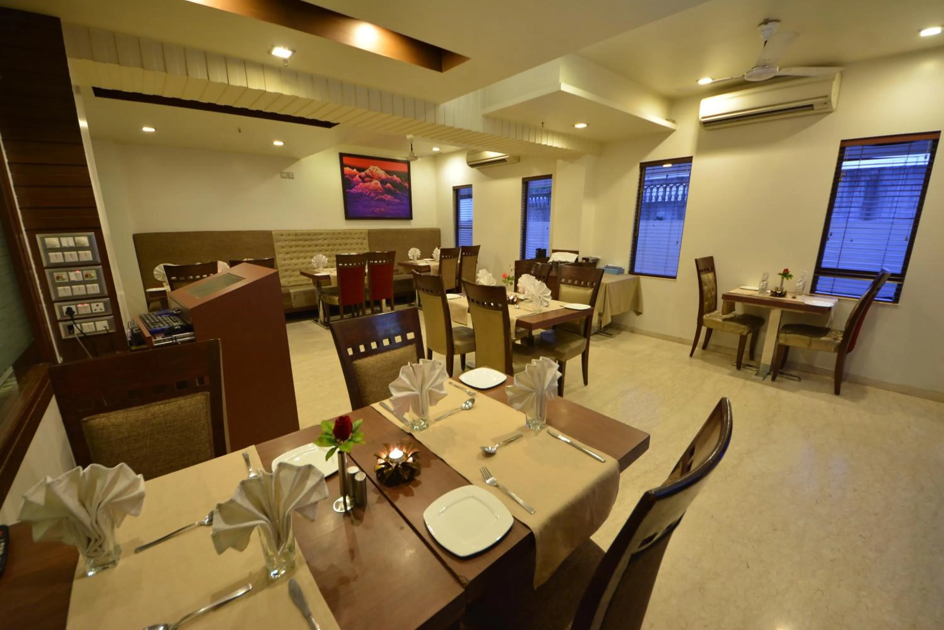 Restaurant/places to eat in The Legend Inn @Nagpur