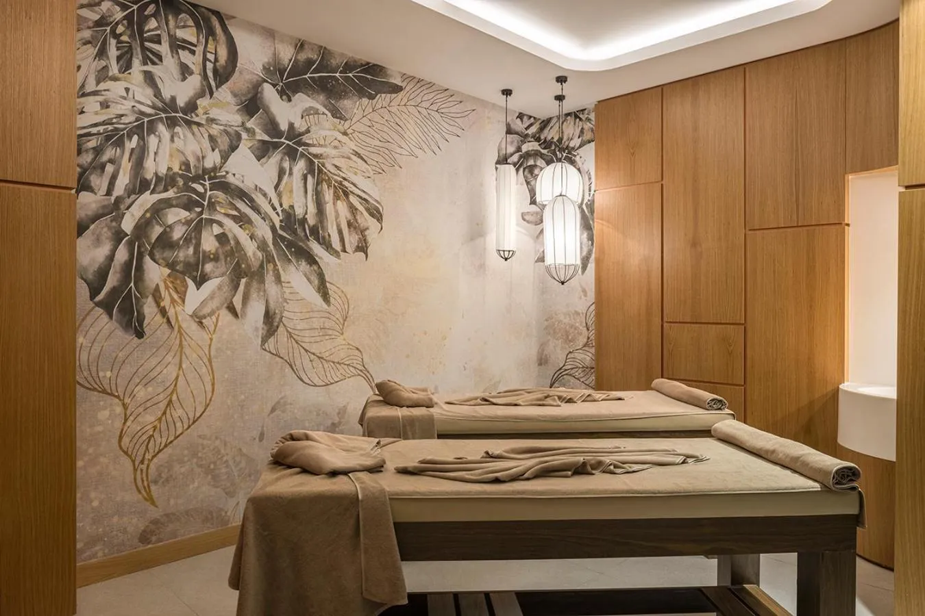 Massage in Berry Blue Hotels