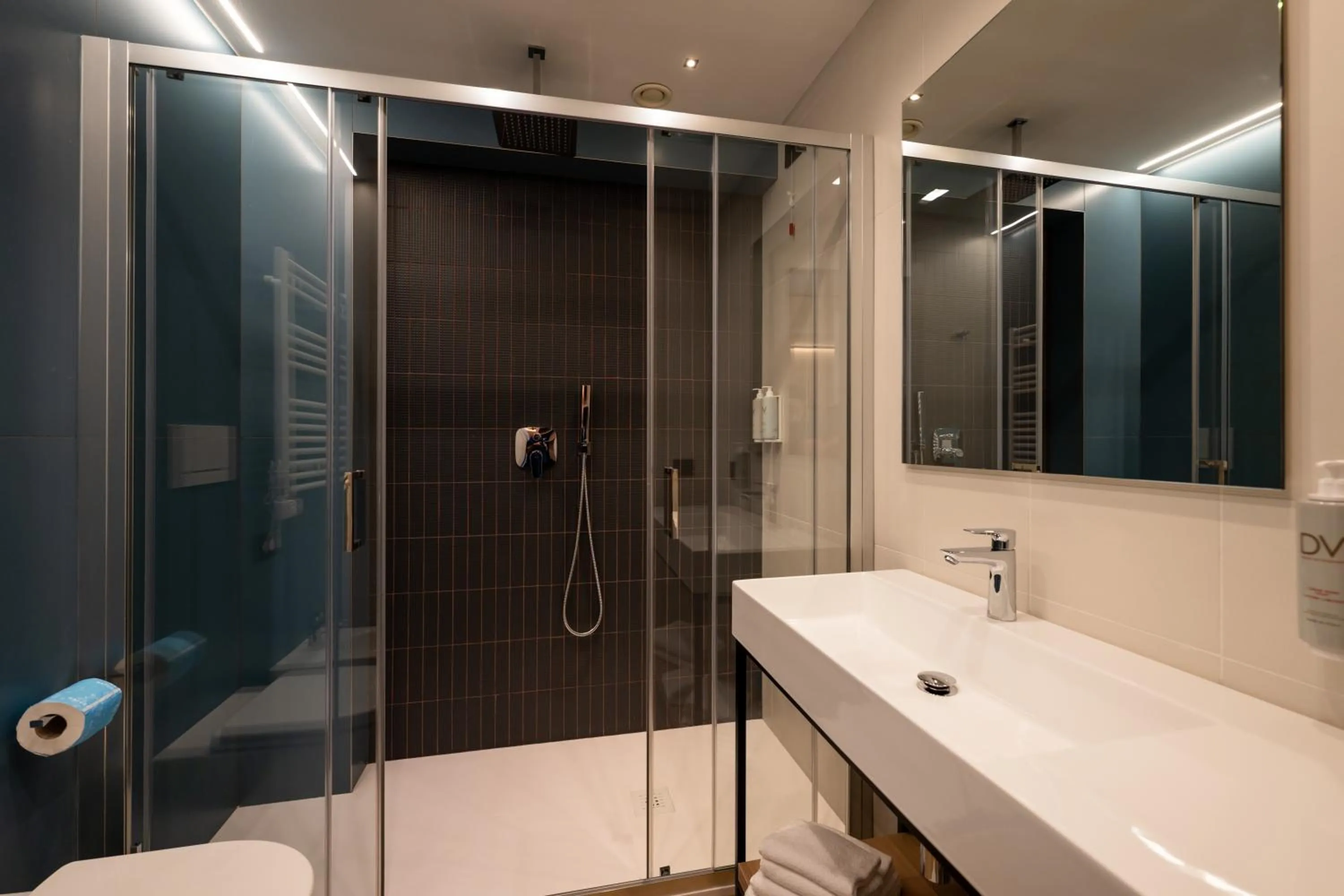 Shower in Hotel Sporting Riccione