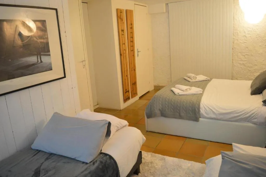 Bedroom, Bed in Casa mARTa : Suites, terrasses et vue panoramique