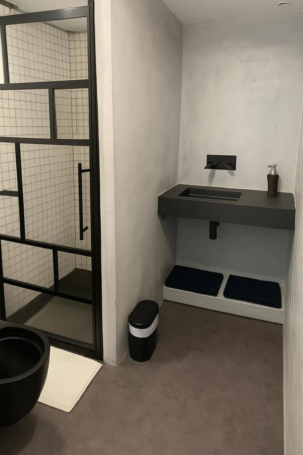 Bathroom in Casa mARTa : Suites, terrasses et vue panoramique