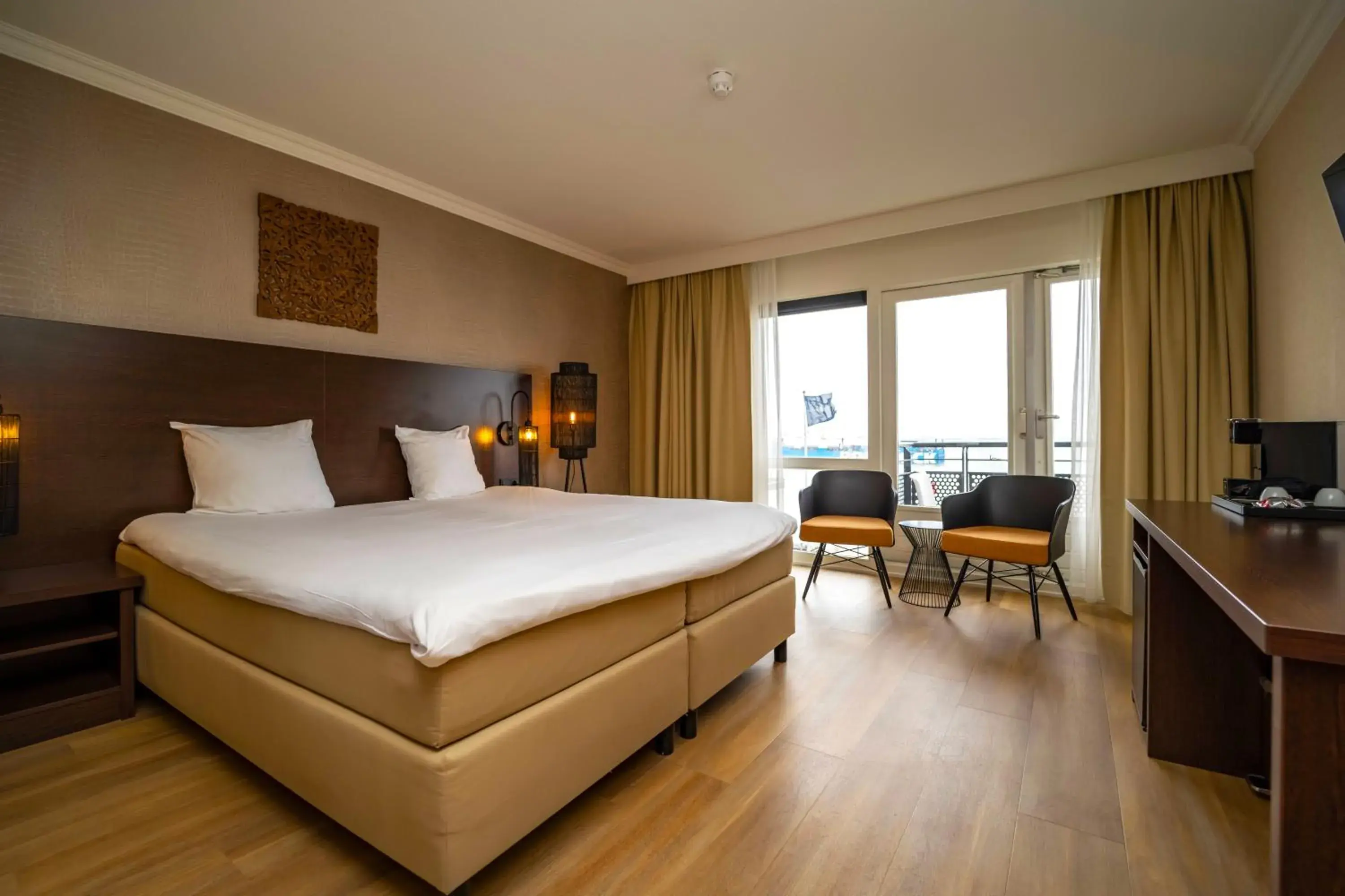 Deluxe Double Room with Balcony and Sea View in Fletcher Hotel-Restaurant Arion-Vlissingen Deluxe Double Room with Balcony and Sea View in Fletcher Hotel-Restaurant Arion-Vlissingen