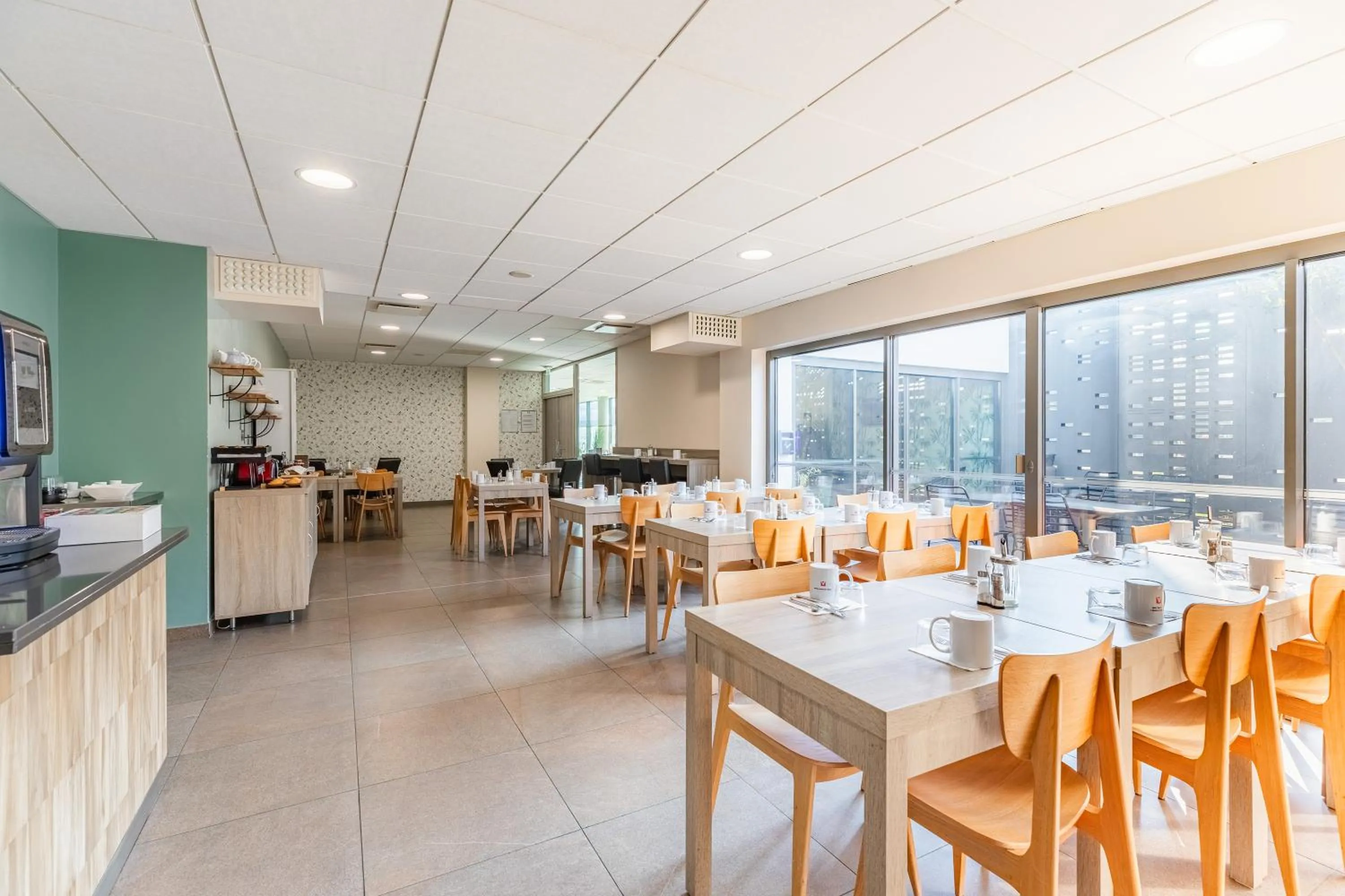 Buffet breakfast in Appart’City Confort Rennes – Cesson Sévigné