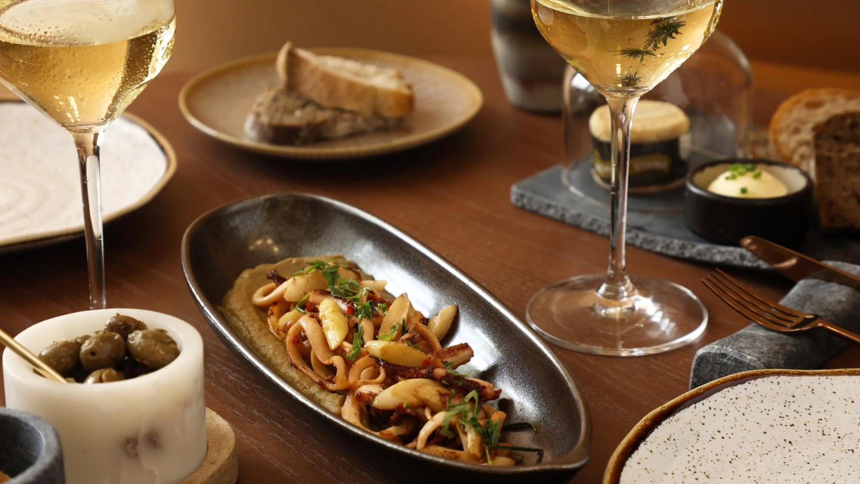 Restaurant/places to eat in Convent Square Lisbon, Vignette Collection by IHG