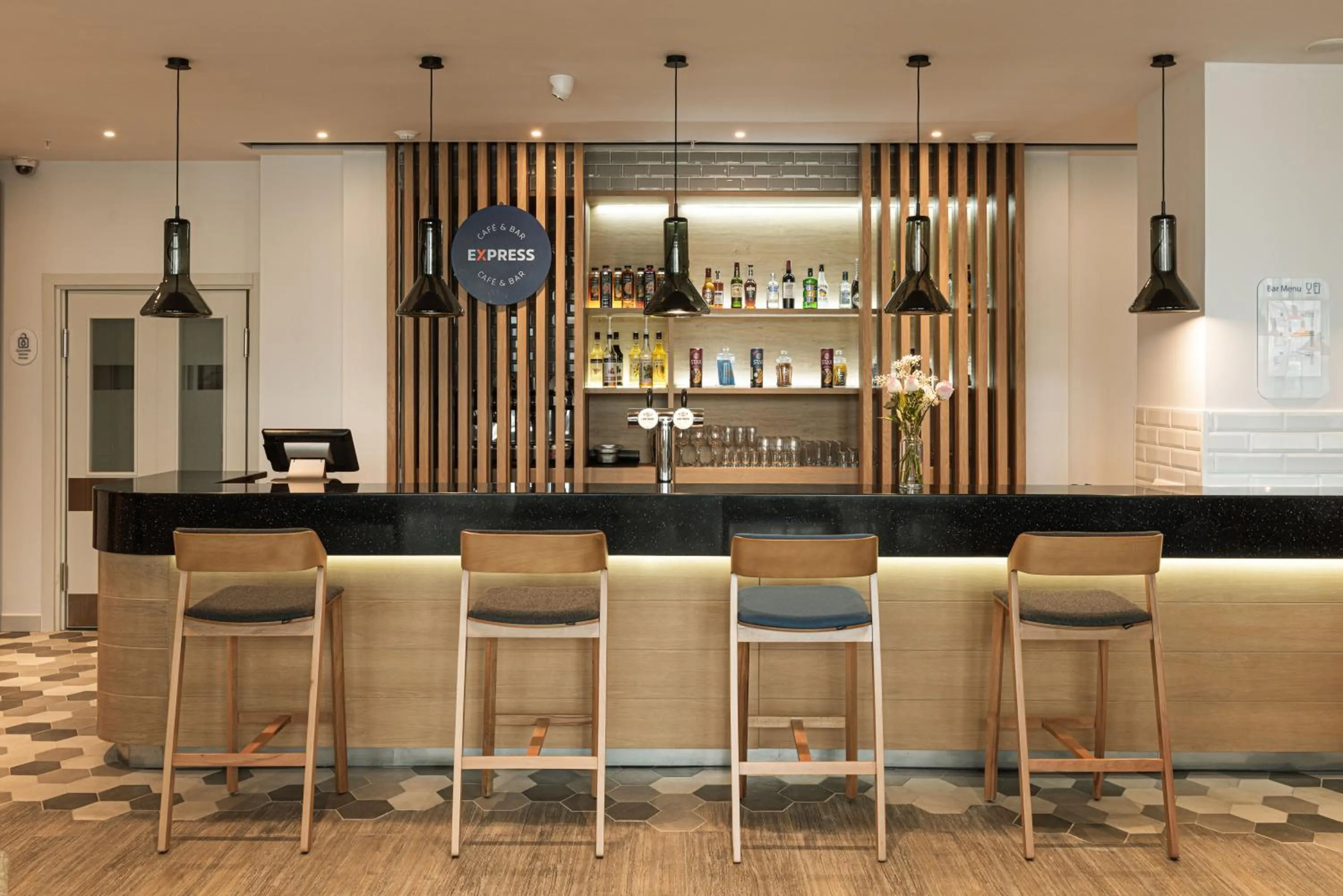 Restaurant/places to eat in Holiday Inn Express - Astana - Turan by IHG