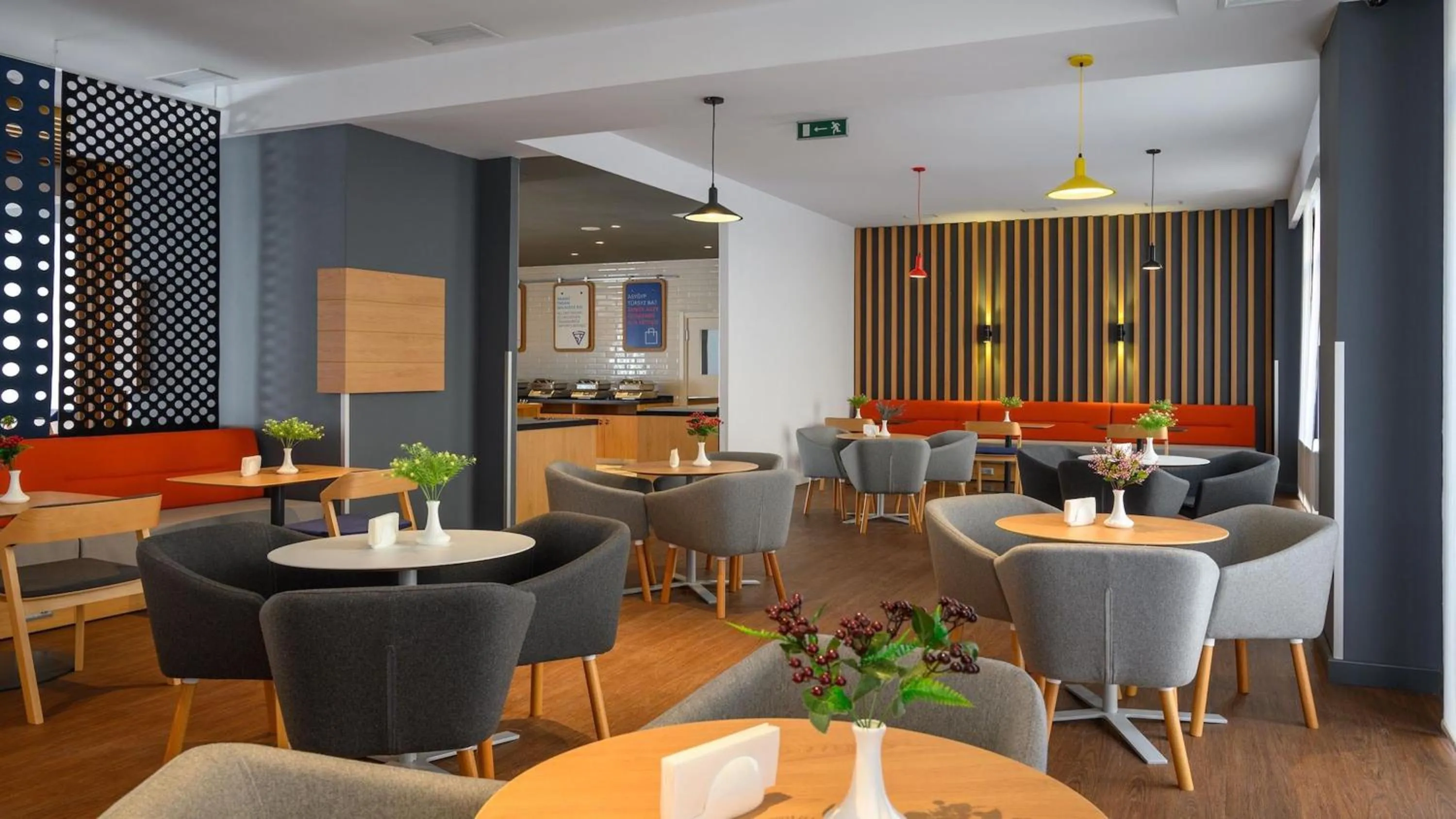 Lounge or bar in Holiday Inn Express - Astana - Turan by IHG