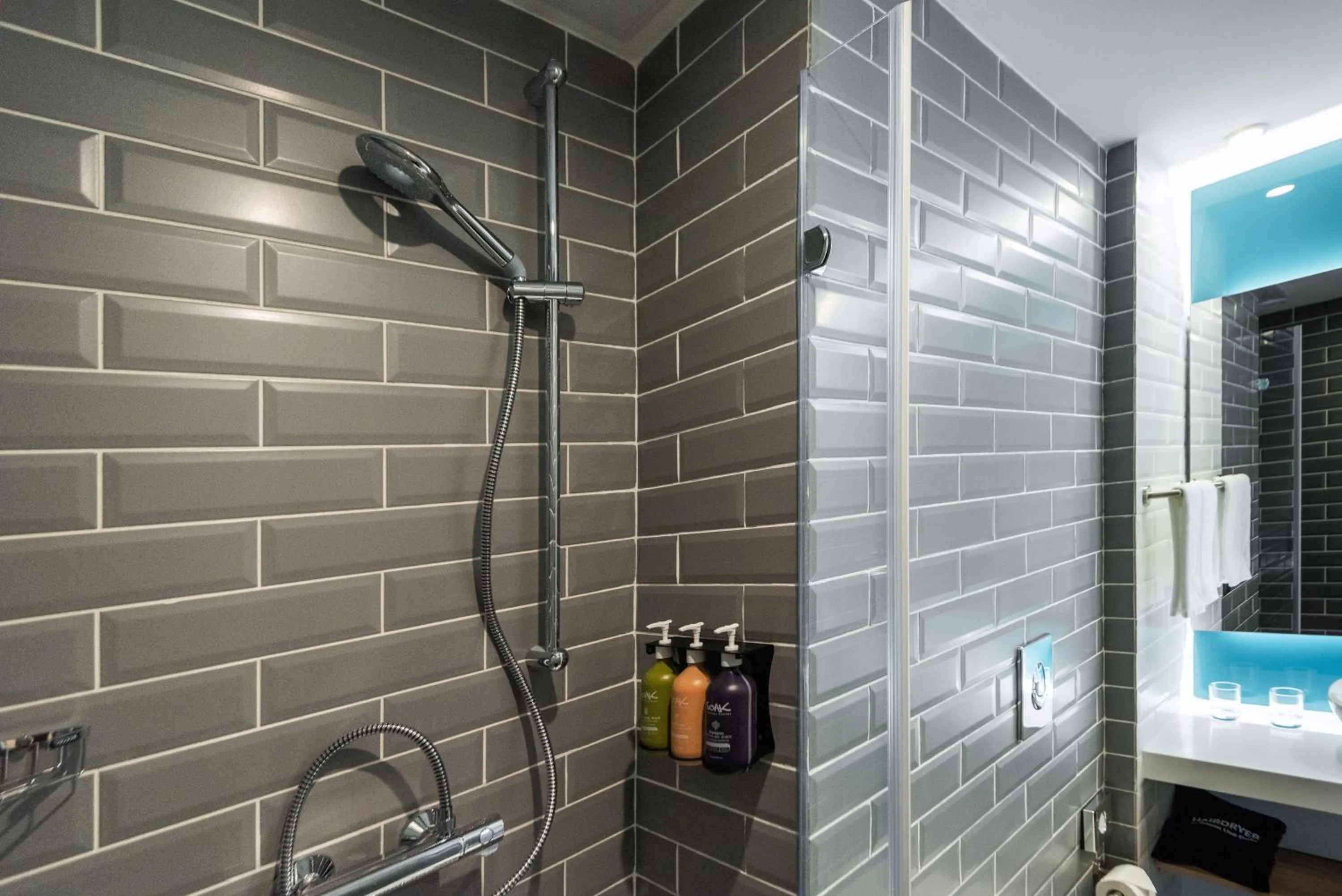 Shower in Holiday Inn Express - Astana - Turan by IHG