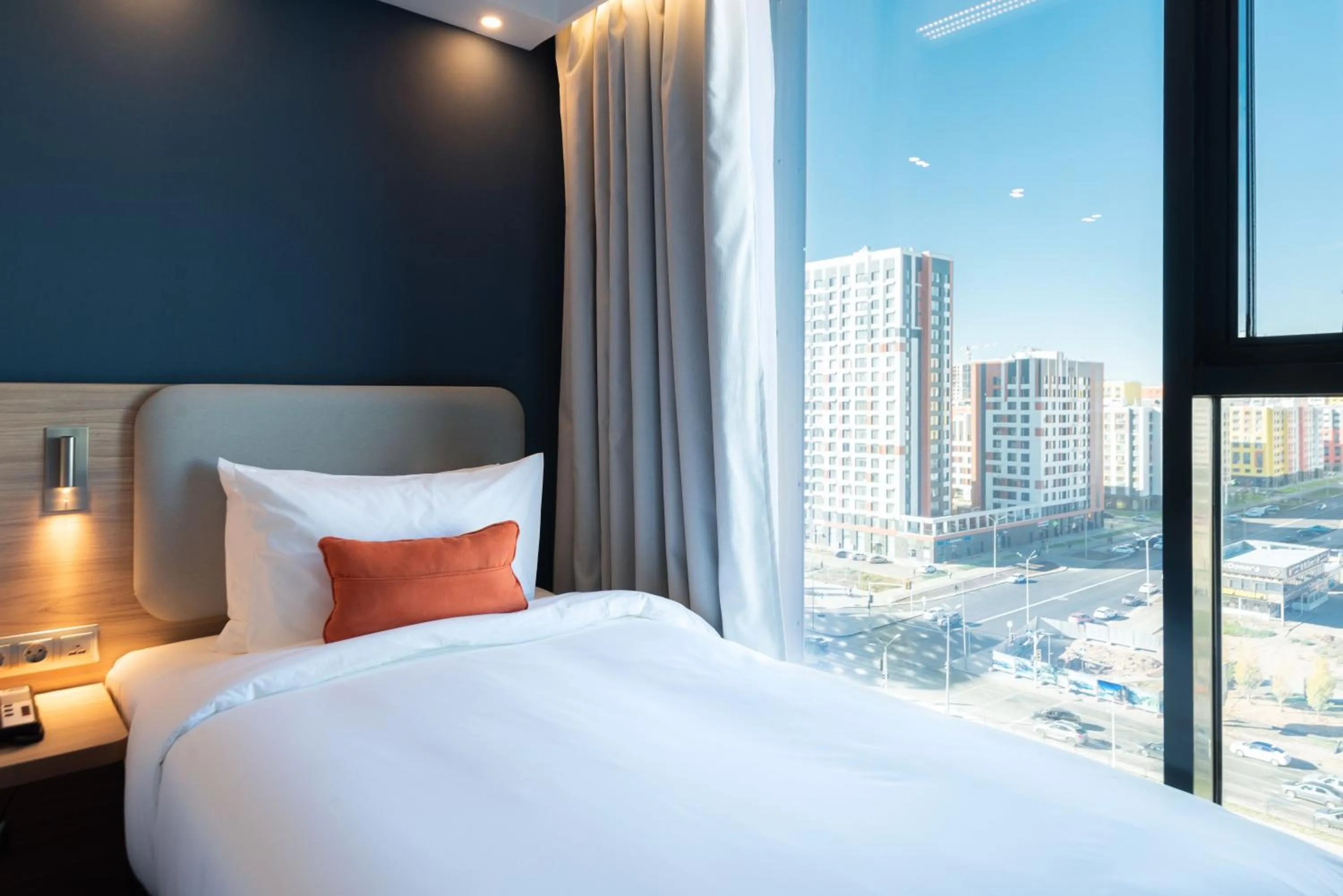 City view, Bed in Holiday Inn Express - Astana - Turan by IHG