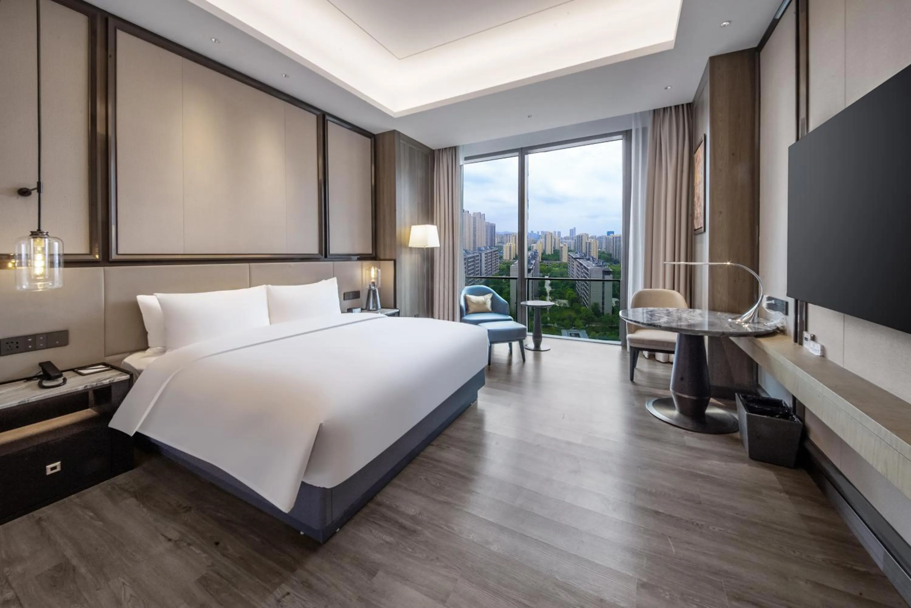Bedroom, Bed in Crowne Plaza Hangzhou Linping by IHG
