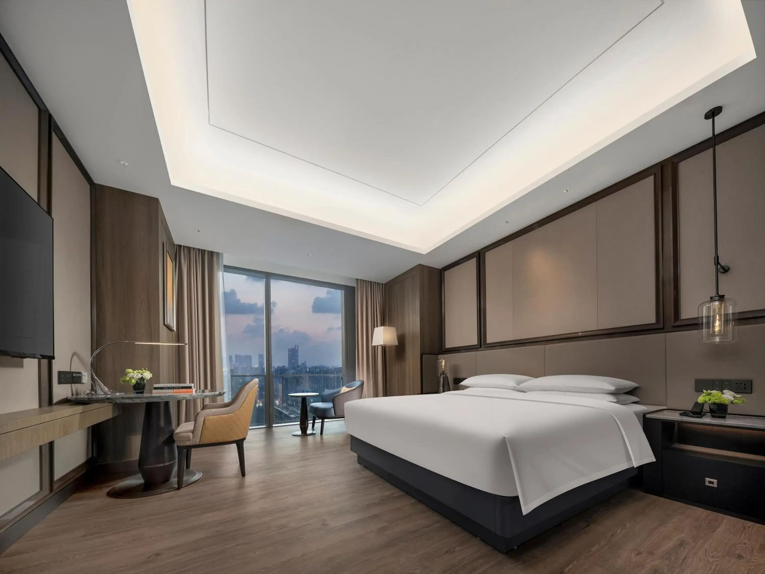 Standard King Room in Crowne Plaza Hangzhou Linping by IHG Standard King Room in Crowne Plaza Hangzhou Linping by IHG
