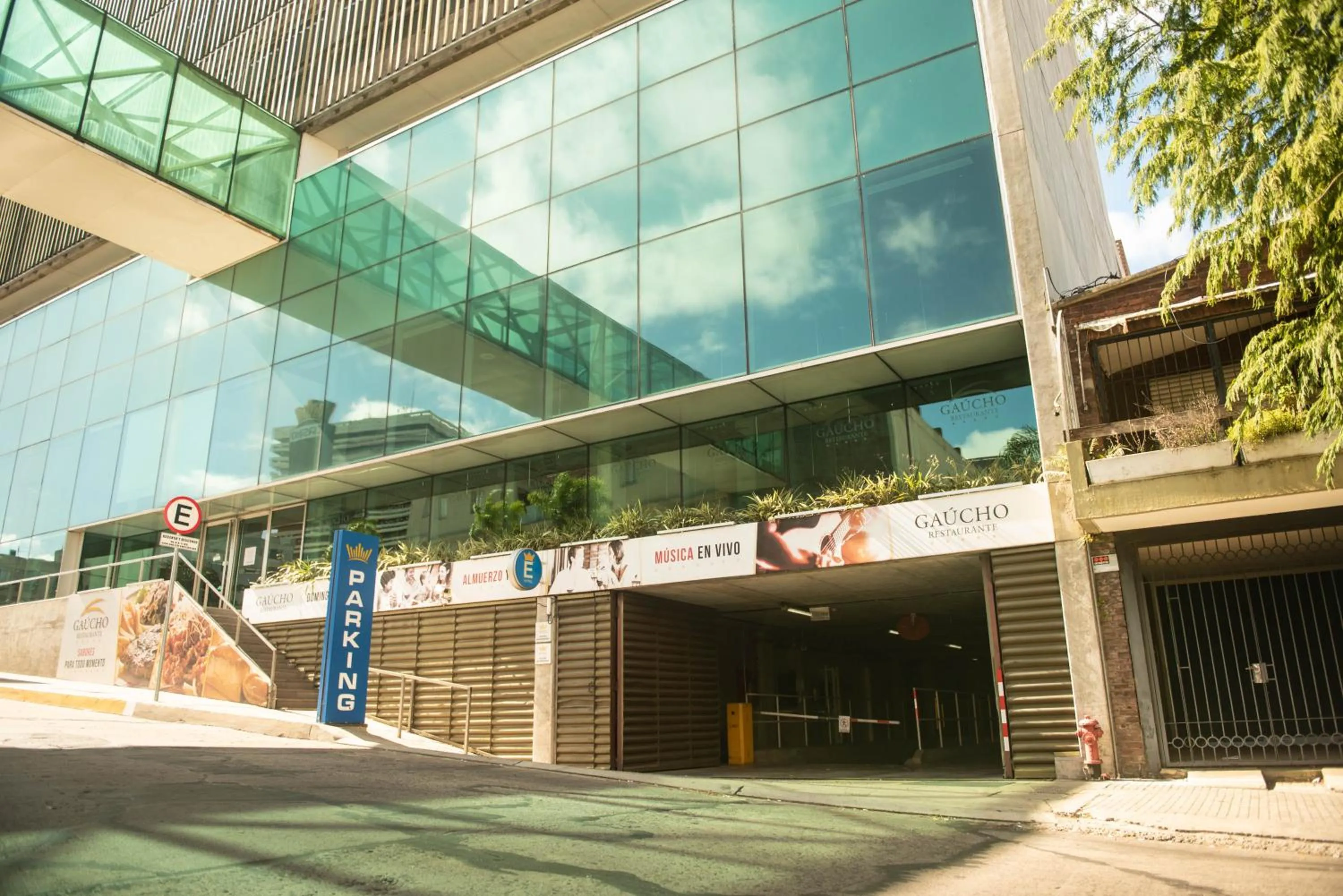 Parking in Rivera Casino & Resort