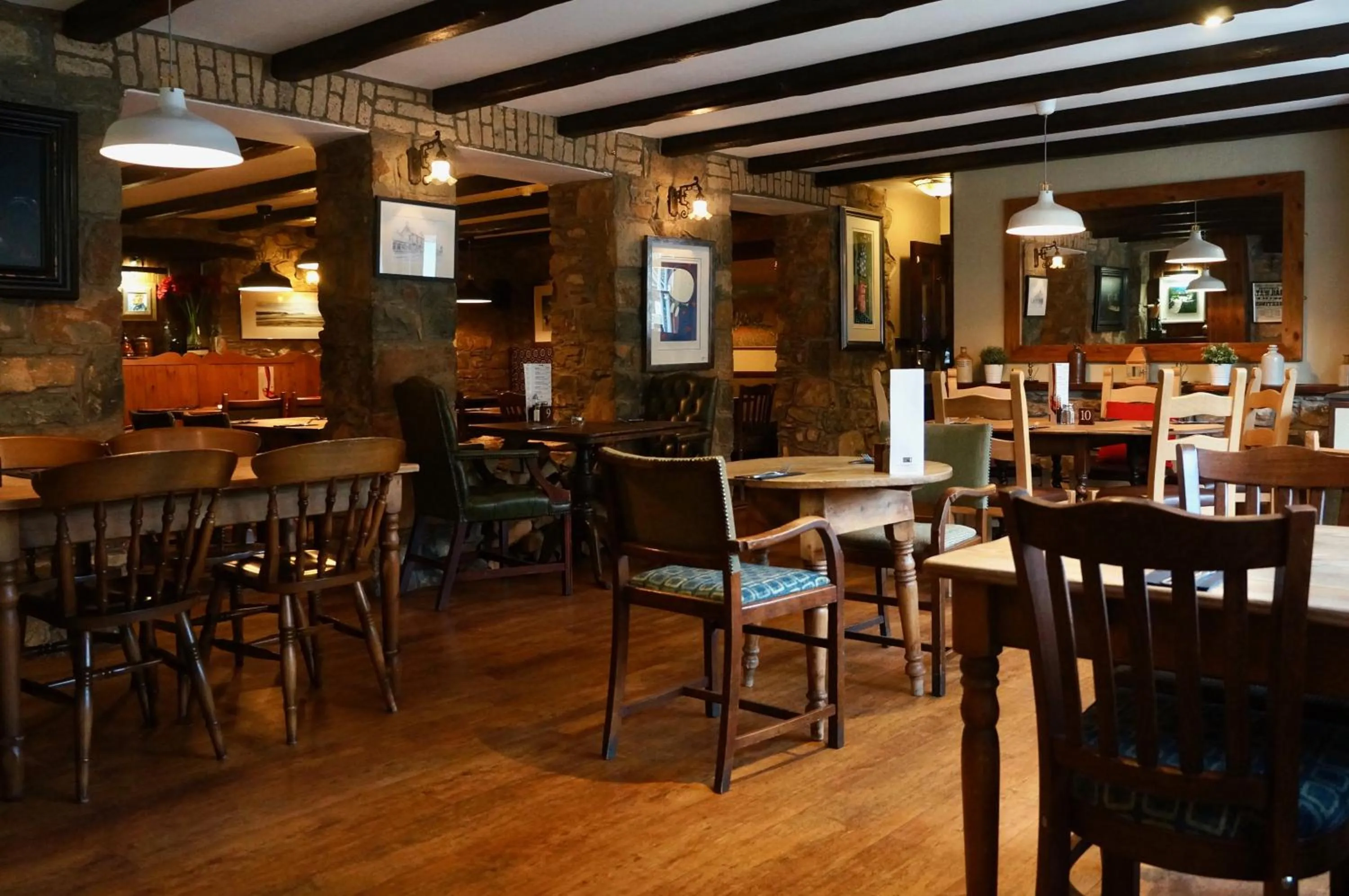 Dining area in Castle Inn