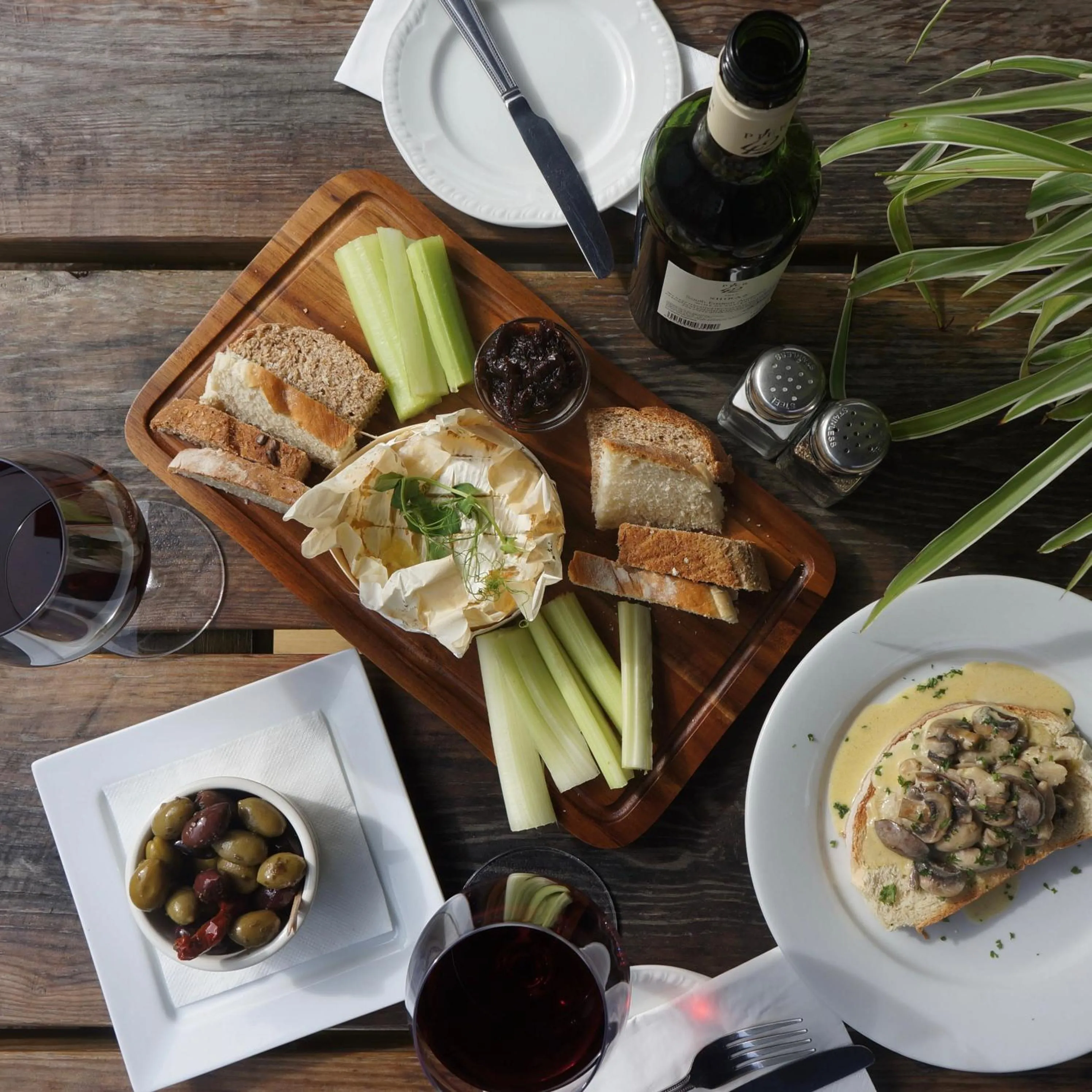 Dining area in Castle Inn