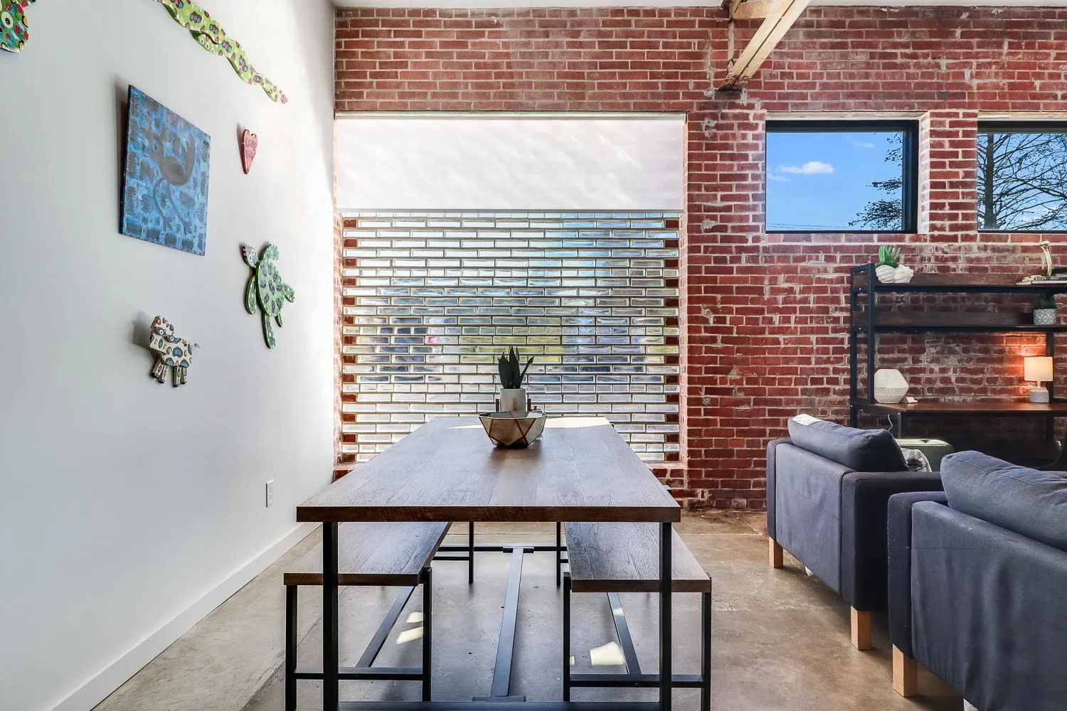 Dining area in The Cypress Flats