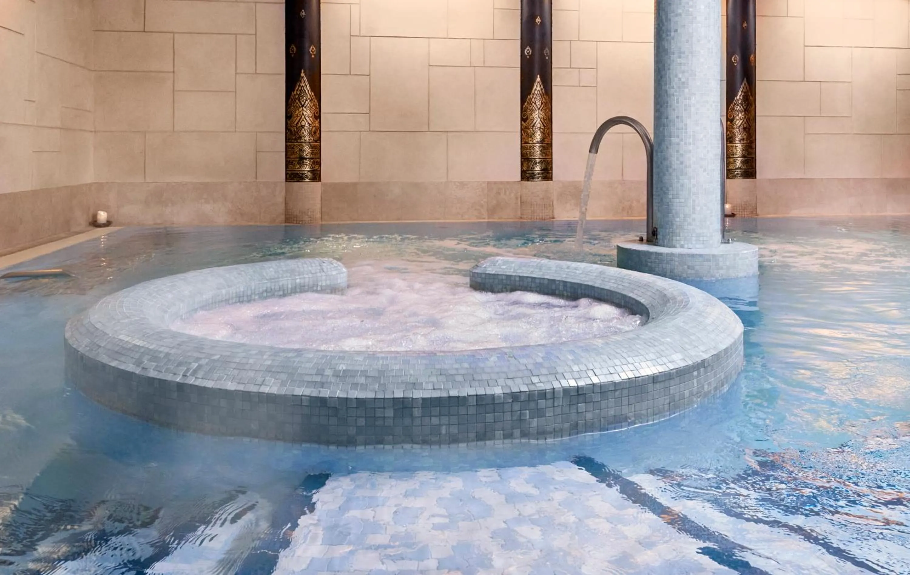 Spa and wellness centre/facilities in Careys Manor Hotel & SenSpa