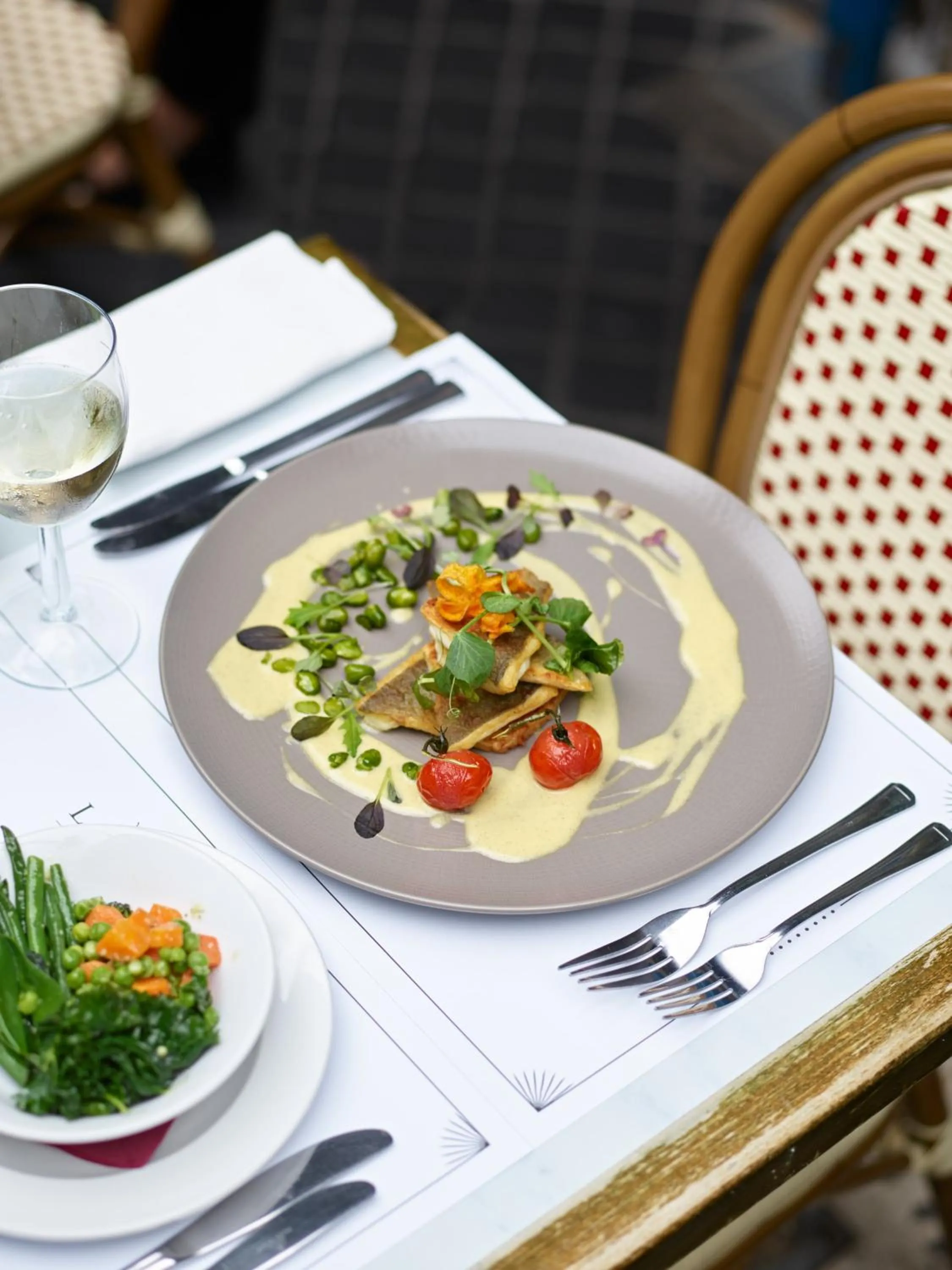 Restaurant/places to eat in Careys Manor Hotel & SenSpa