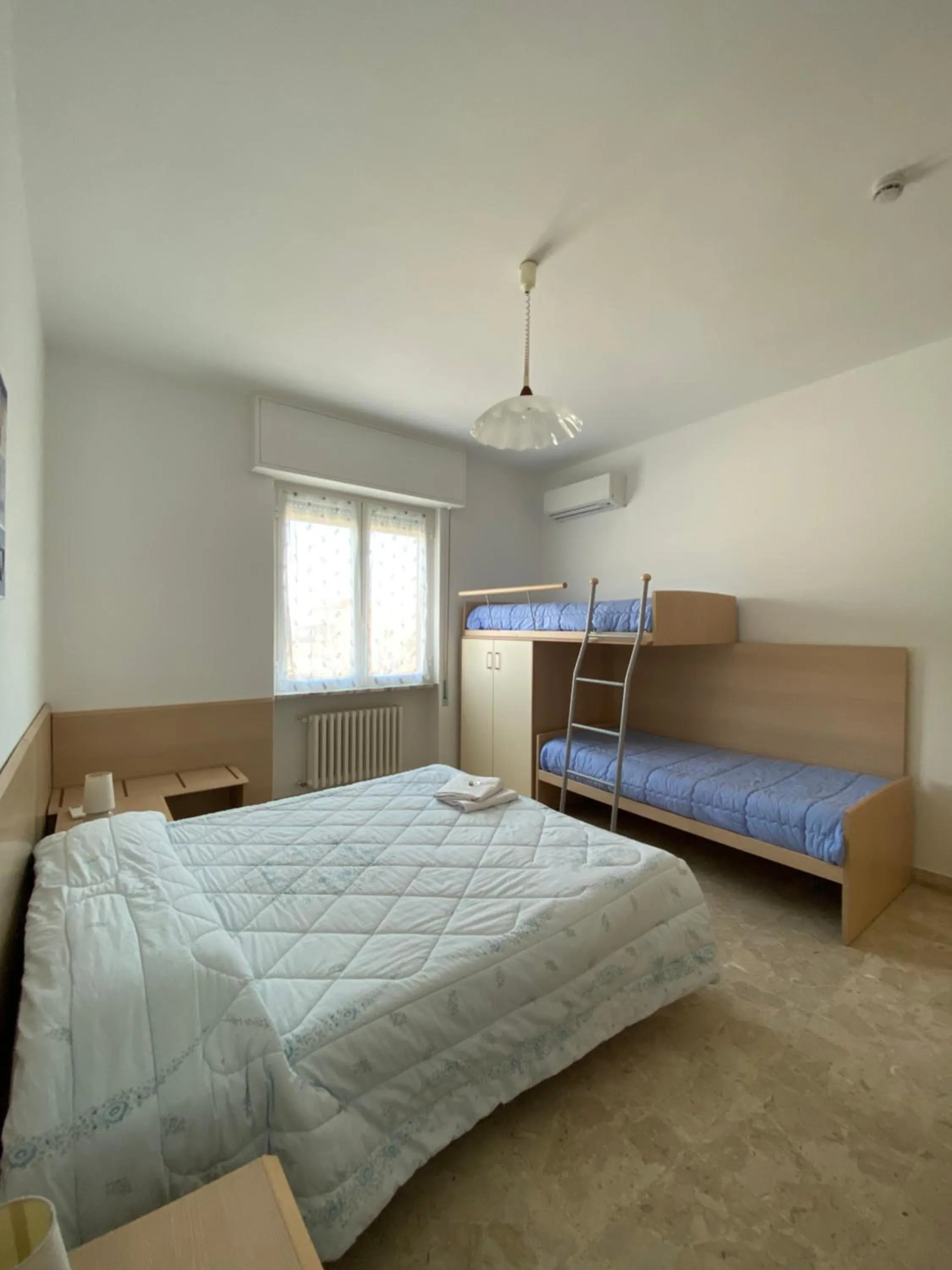 Photo of the whole room, Bed in Residence Riviera