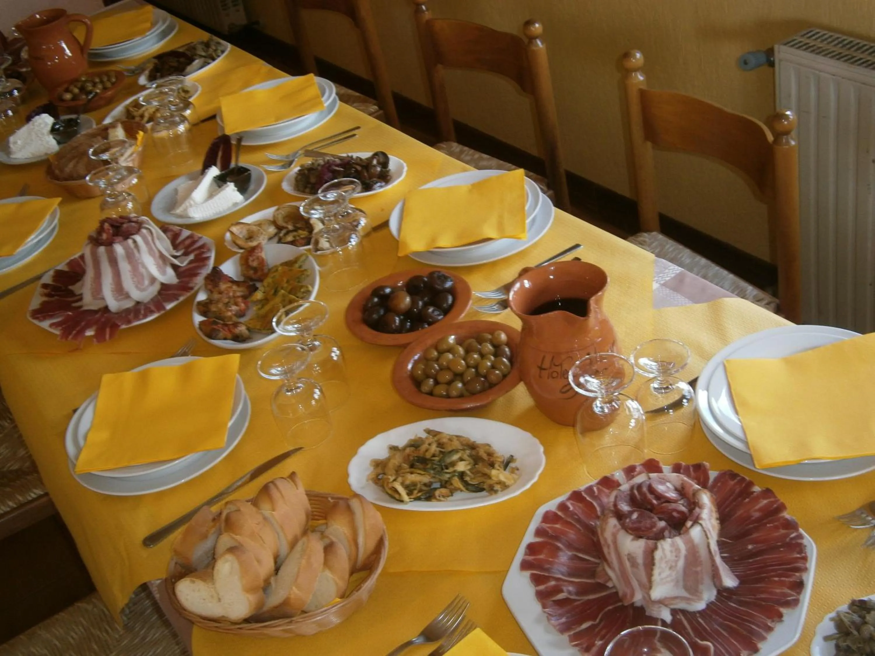 Food and drinks in Hotel Miramonti Seulo Turismo Rurale