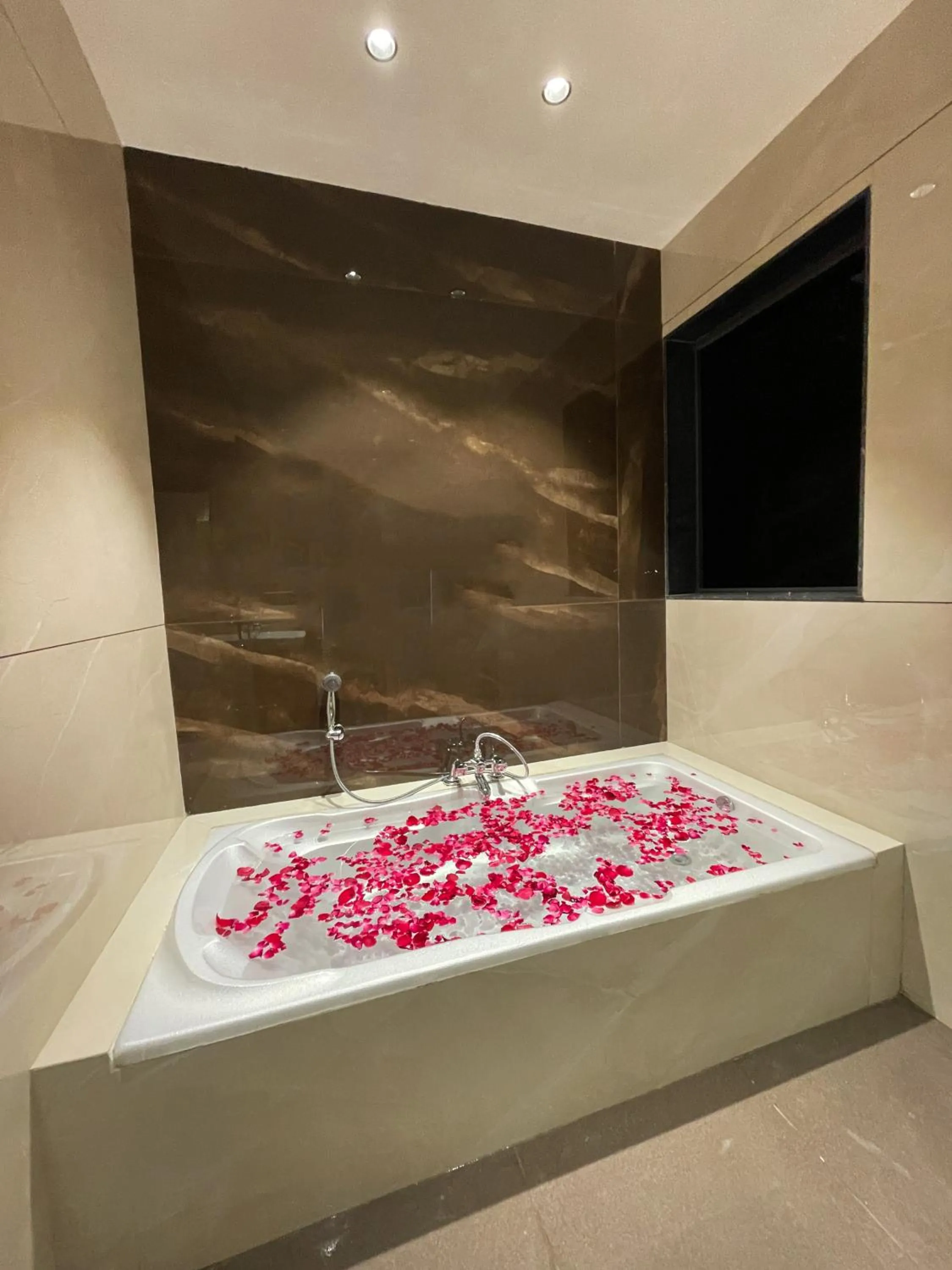 Hot Tub in VITS Jamnagar