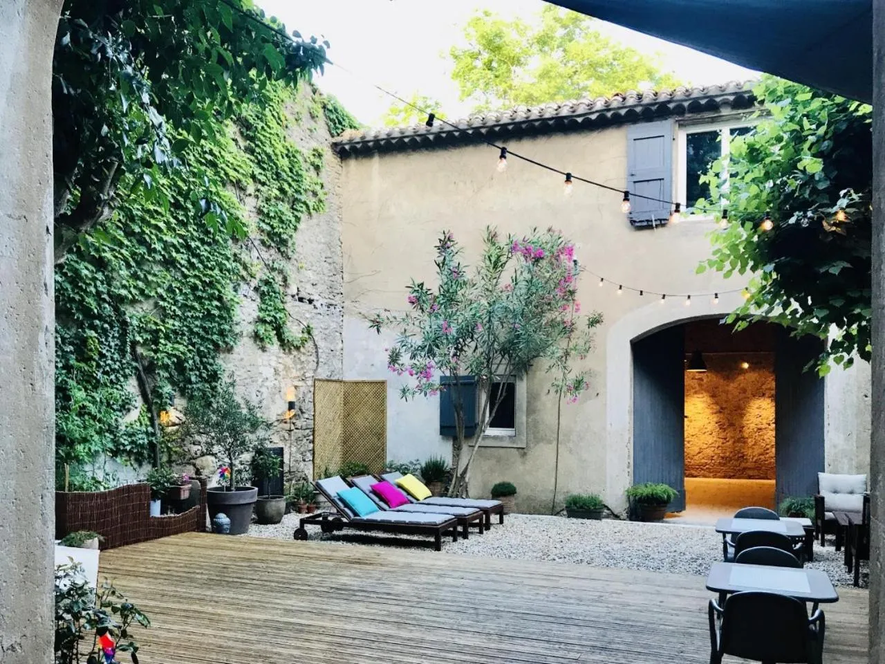 Patio in Le Voyageur - Chambres d'Hôtes