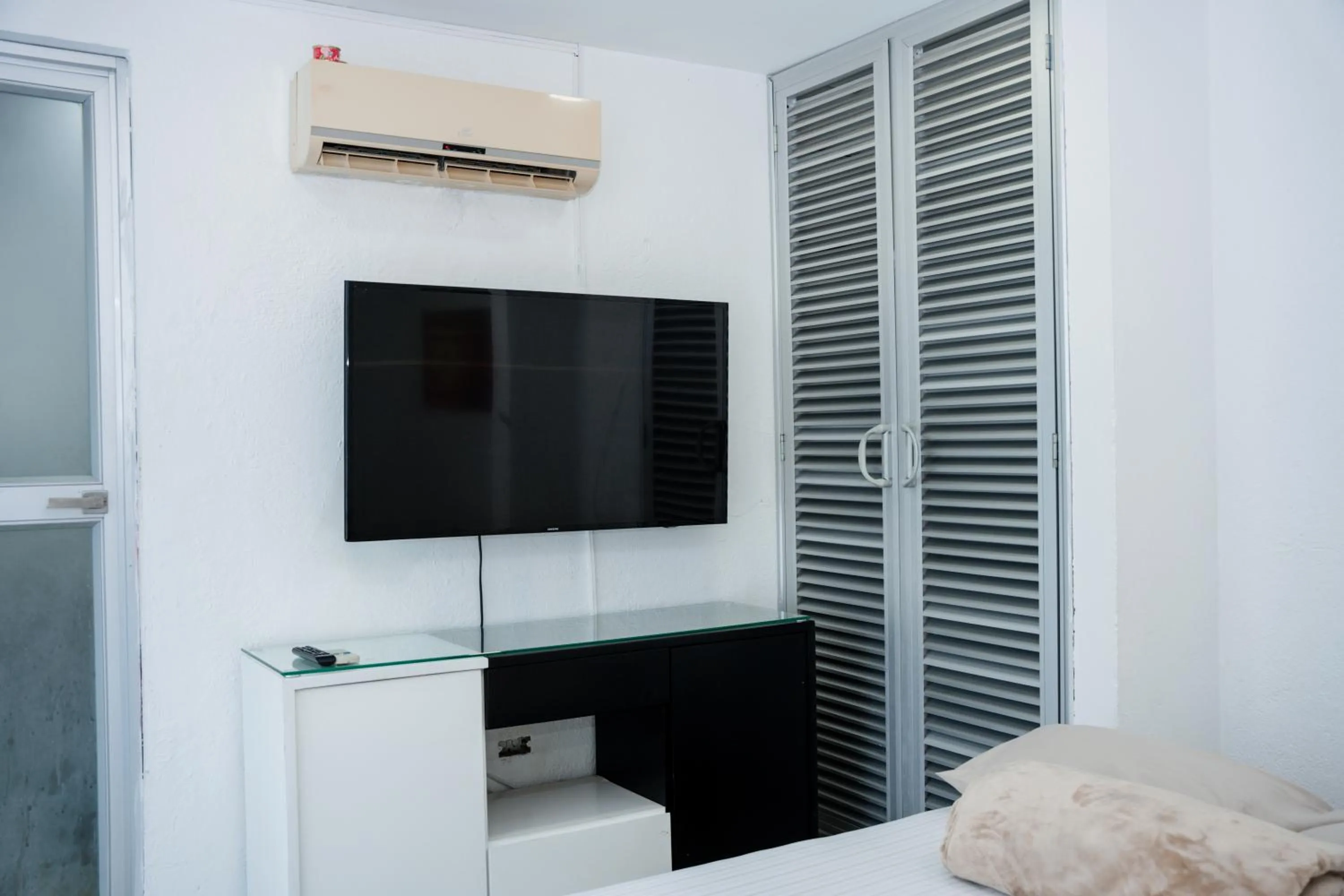 TV and multimedia, Bed in Hotel Kaamú Taganga