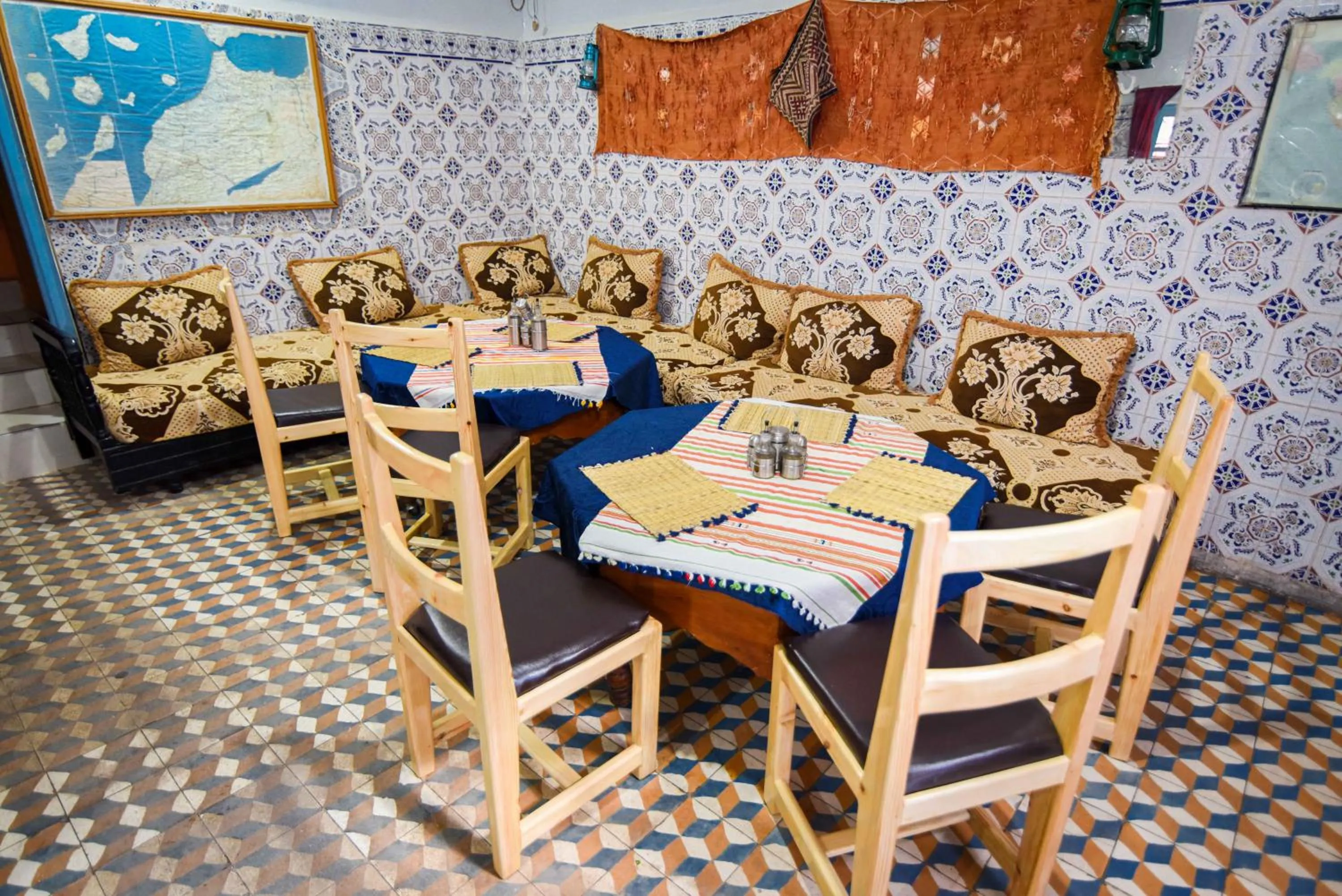 Restaurant/places to eat in Etoile des Gorges