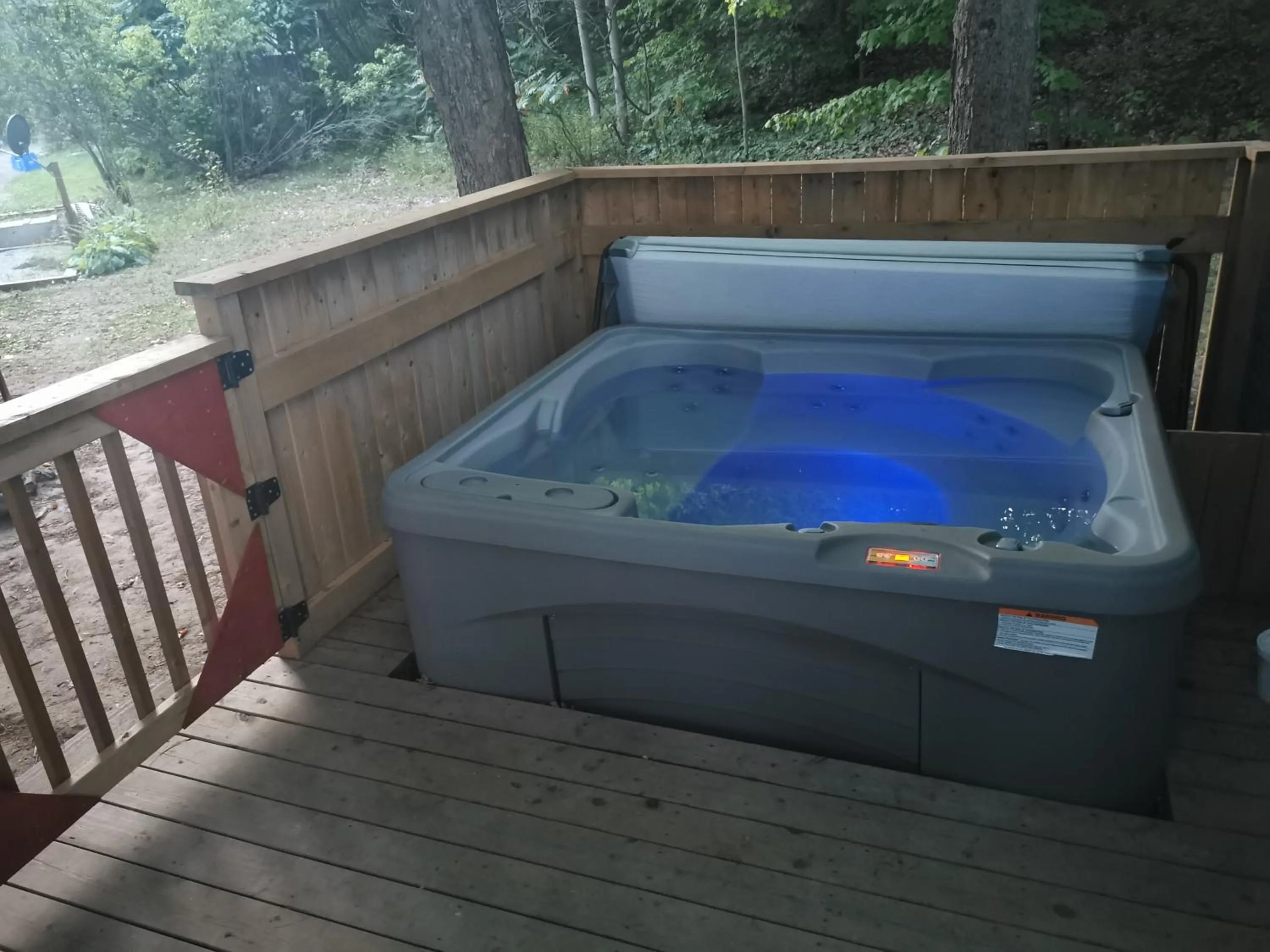 Hot Tub in Muskoka Shores Cottages