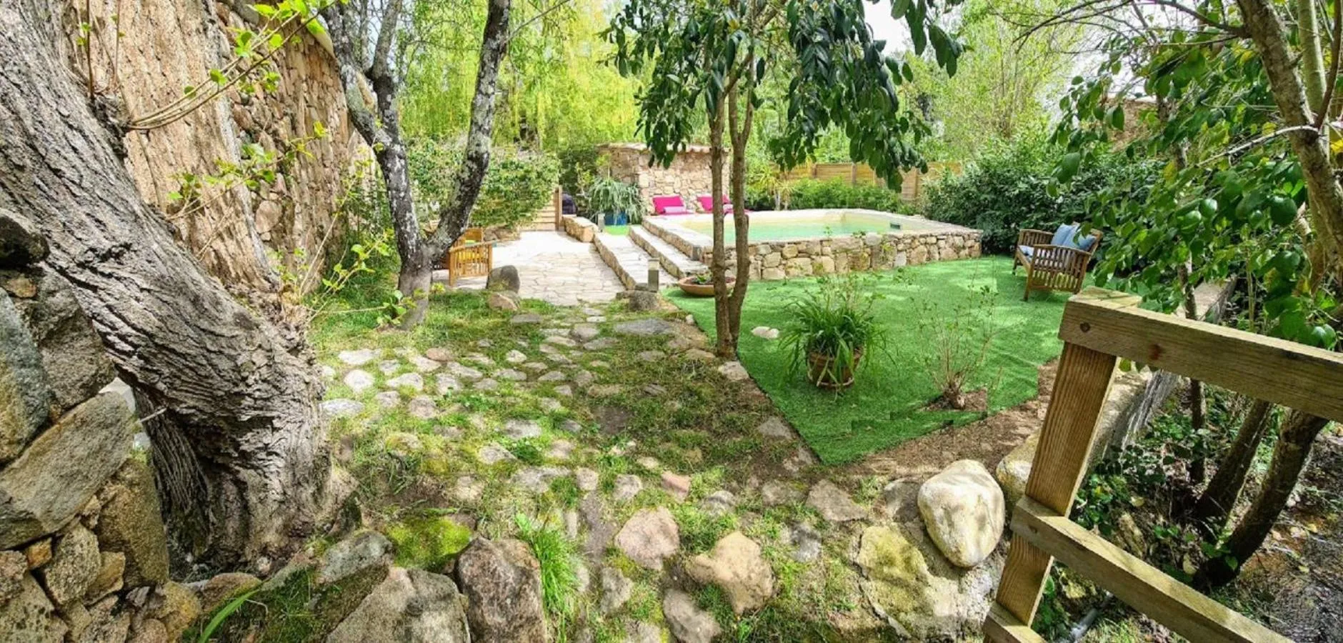 Swimming pool in Salvacintoggio -Votre Villa avec Piscine Privée-