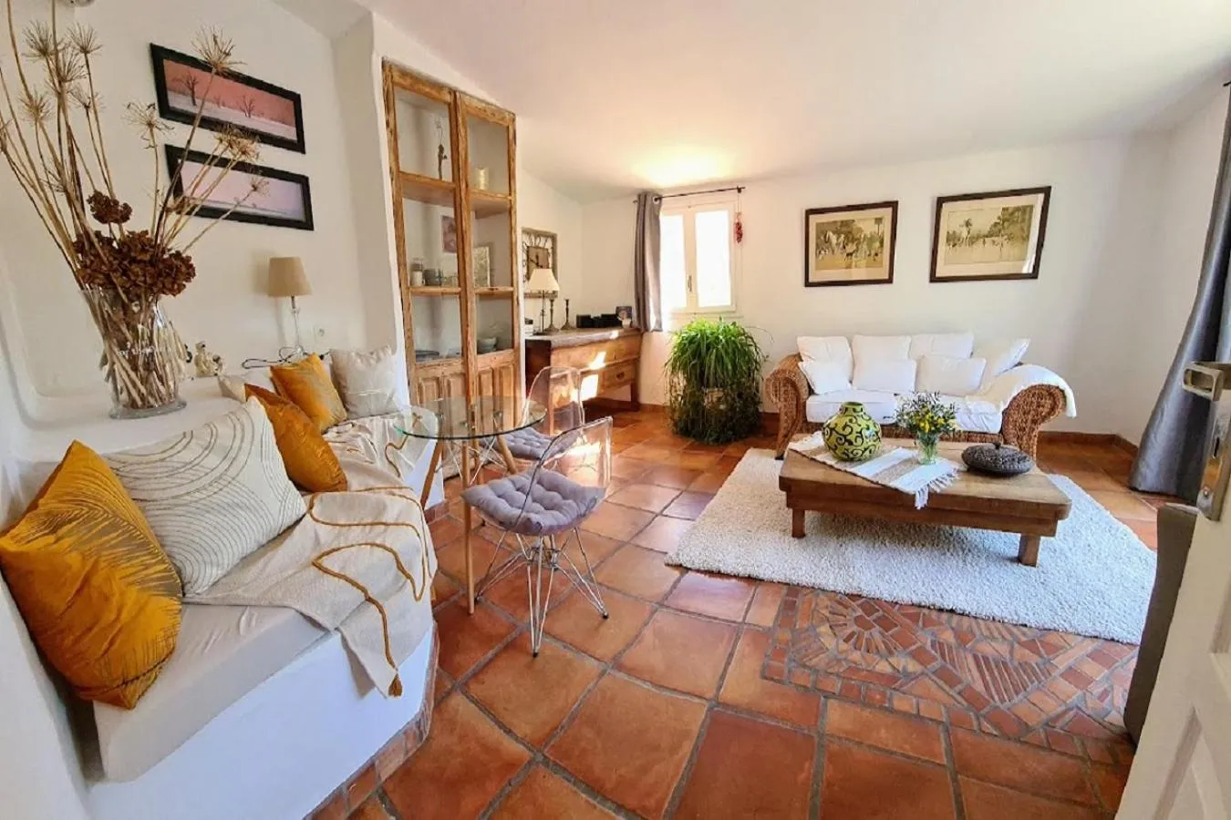 Living room in Salvacintoggio -Votre Villa avec Piscine Privée-