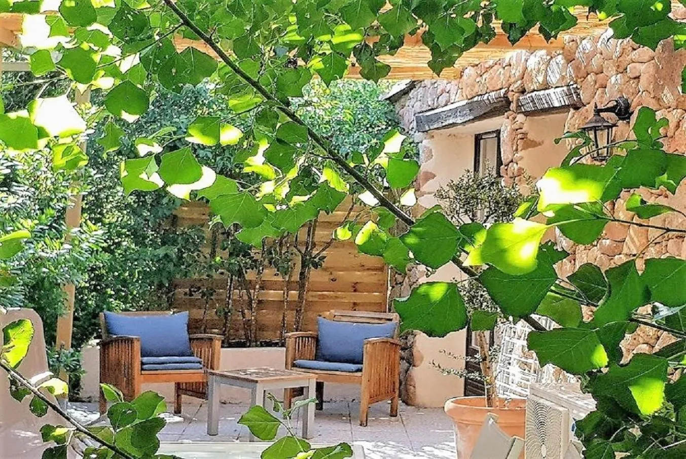 Patio in Salvacintoggio -Votre Villa avec Piscine Privée-