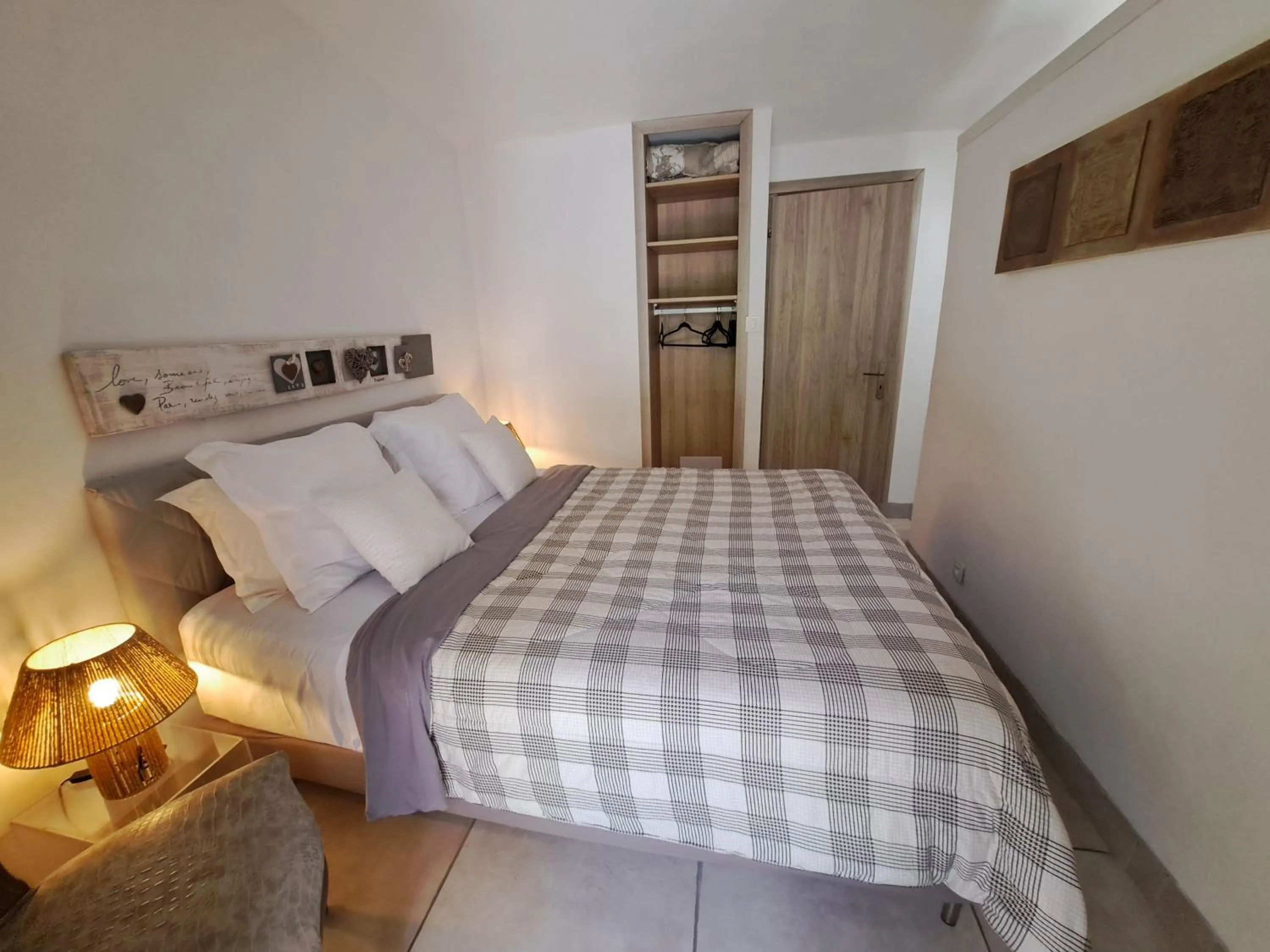 Bed in Salvacintoggio -Votre Villa avec Piscine Privée-