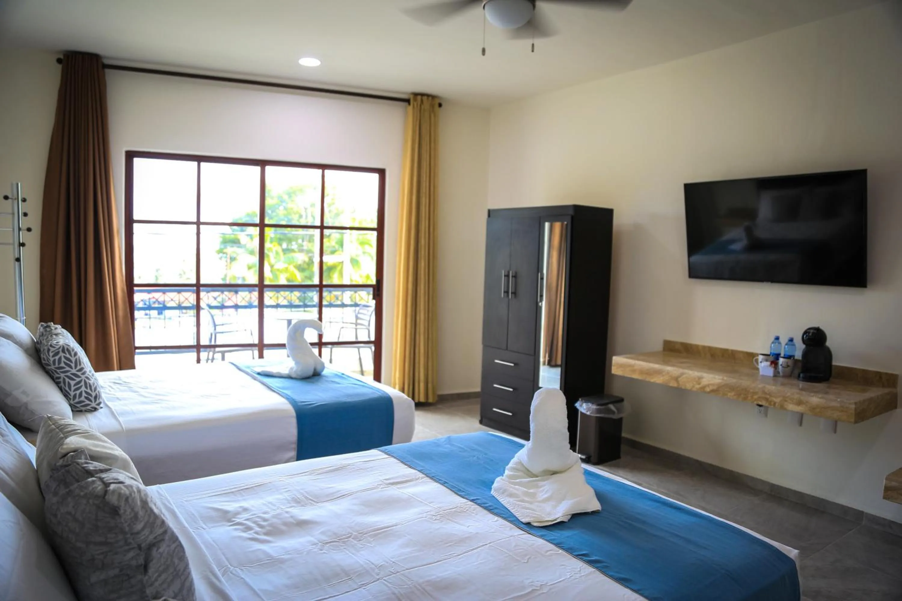 Bed in Hotel Alux x Over Blue