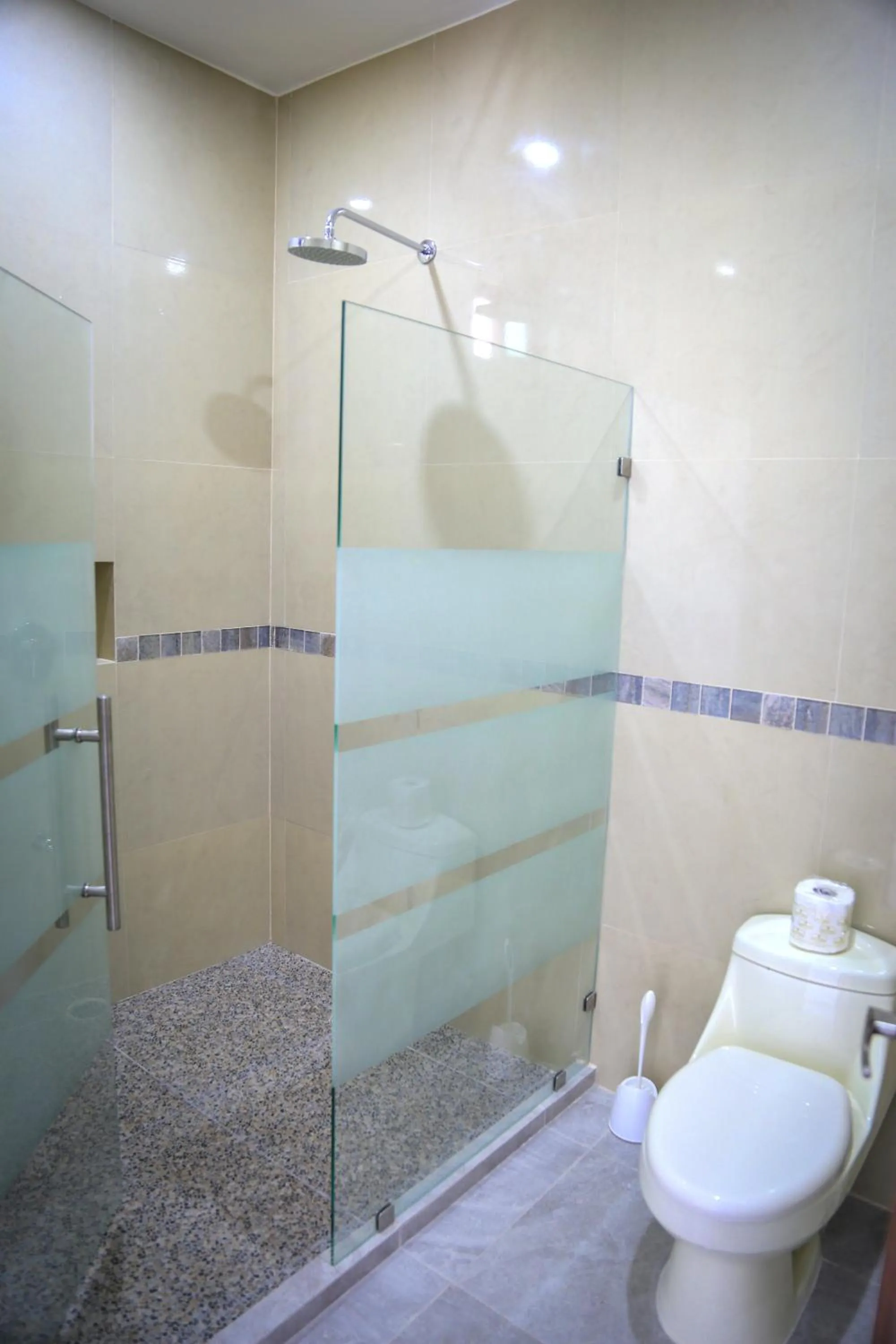 Shower in Hotel Alux x Over Blue