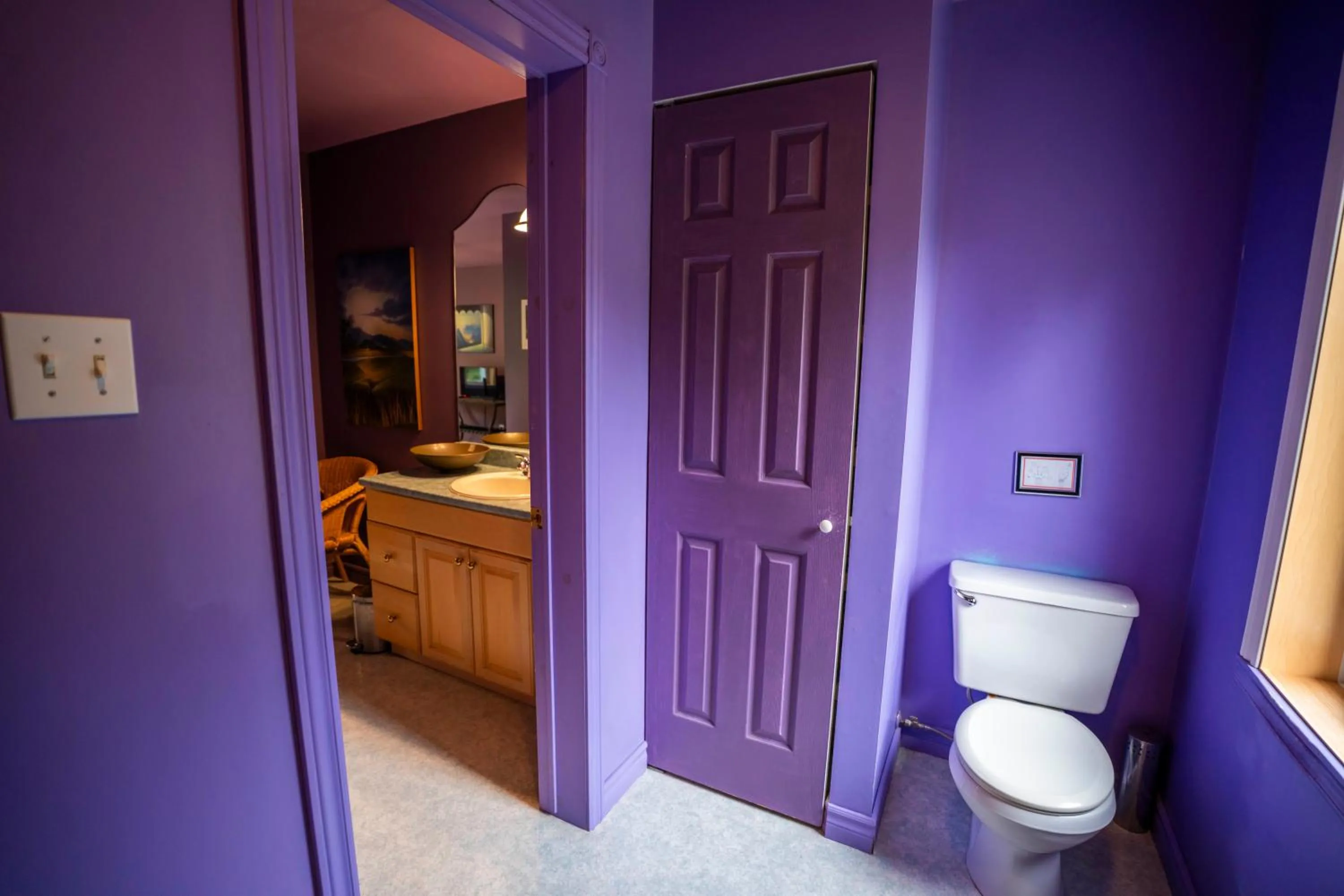 Toilet in Gîte Crystal Inn