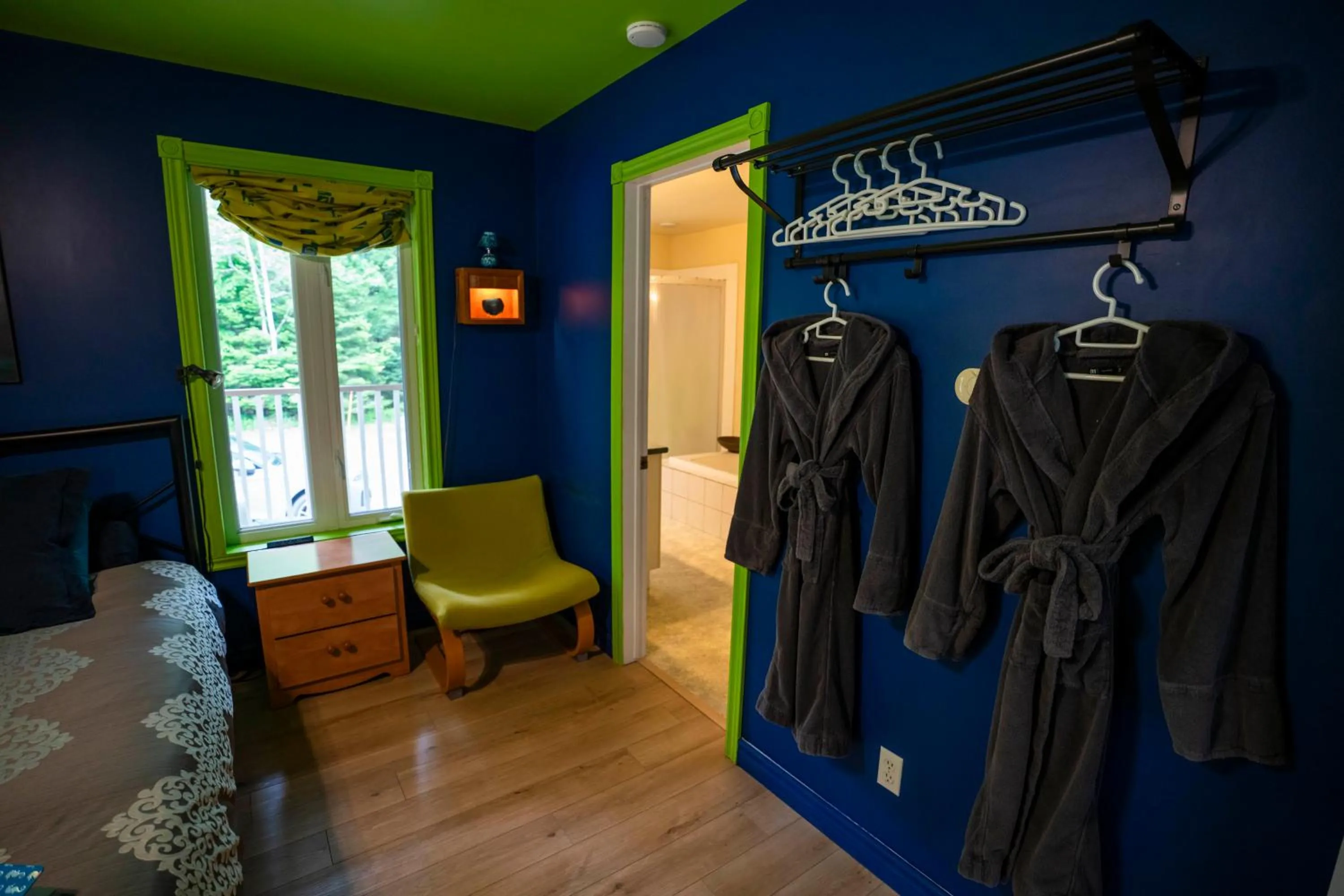 Bedroom in Gîte Crystal Inn